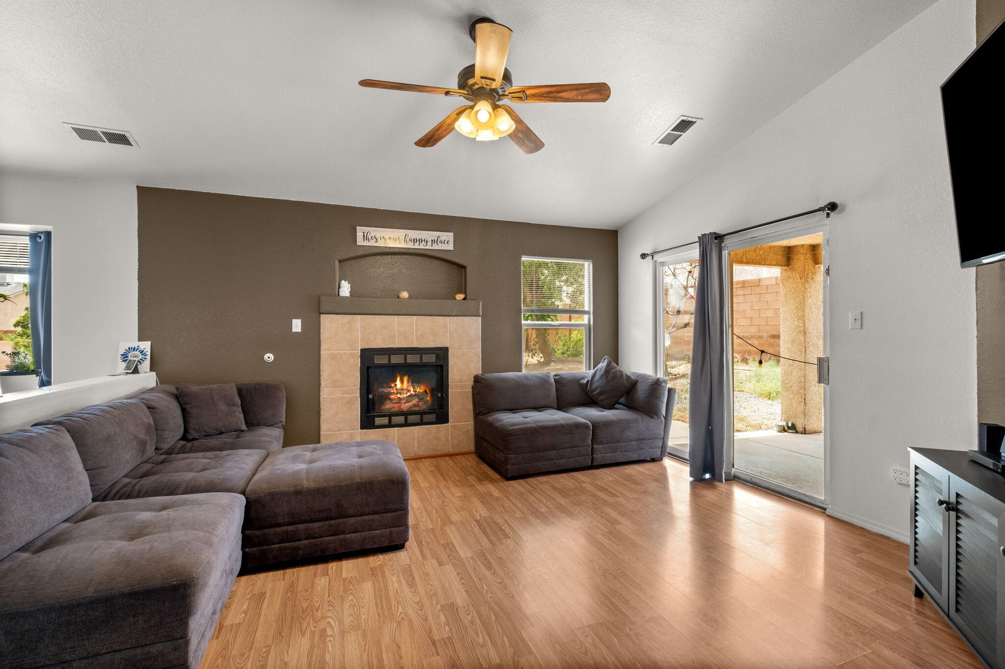 509 SUNNY MEADOWS Drive NE