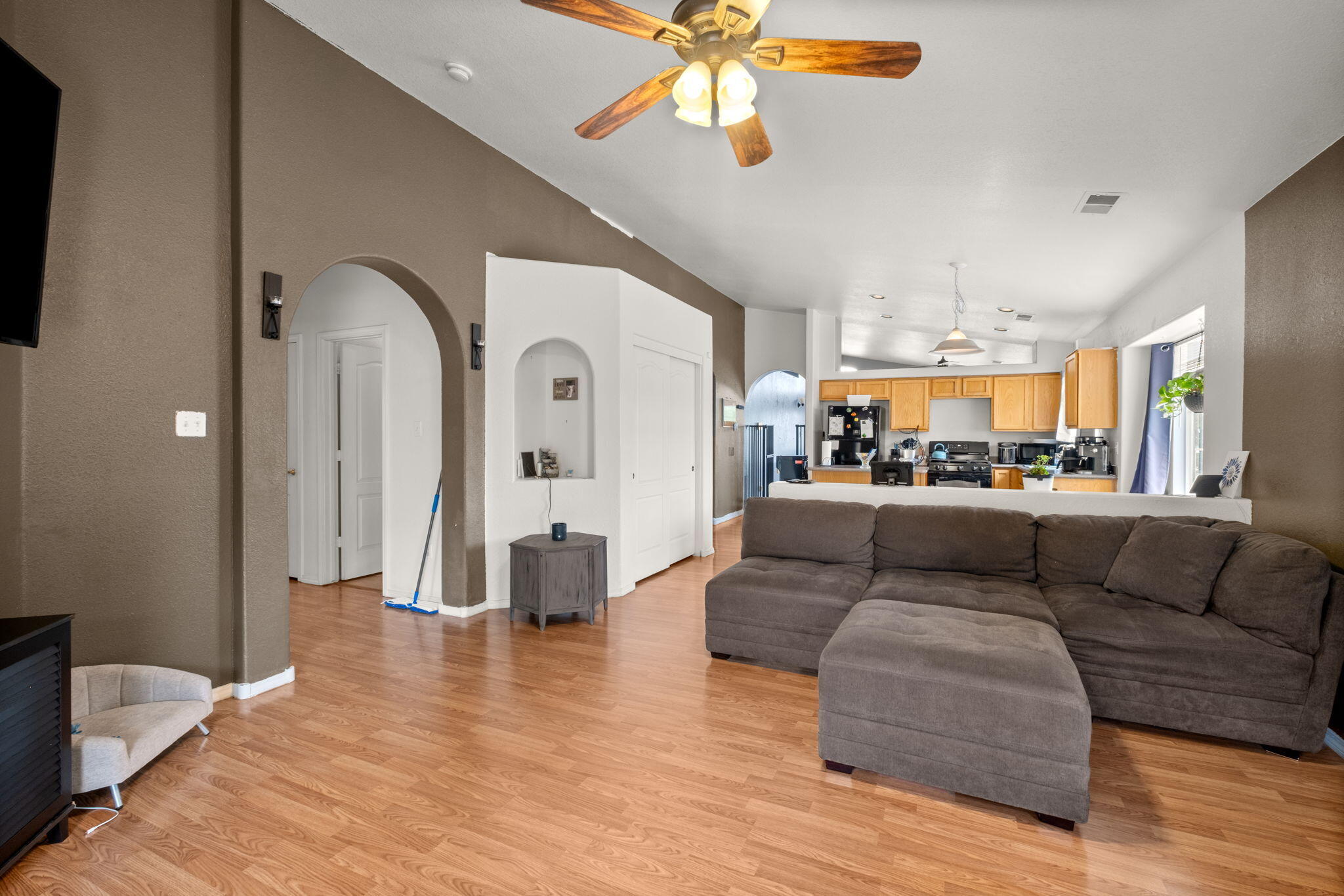 509 SUNNY MEADOWS Drive NE