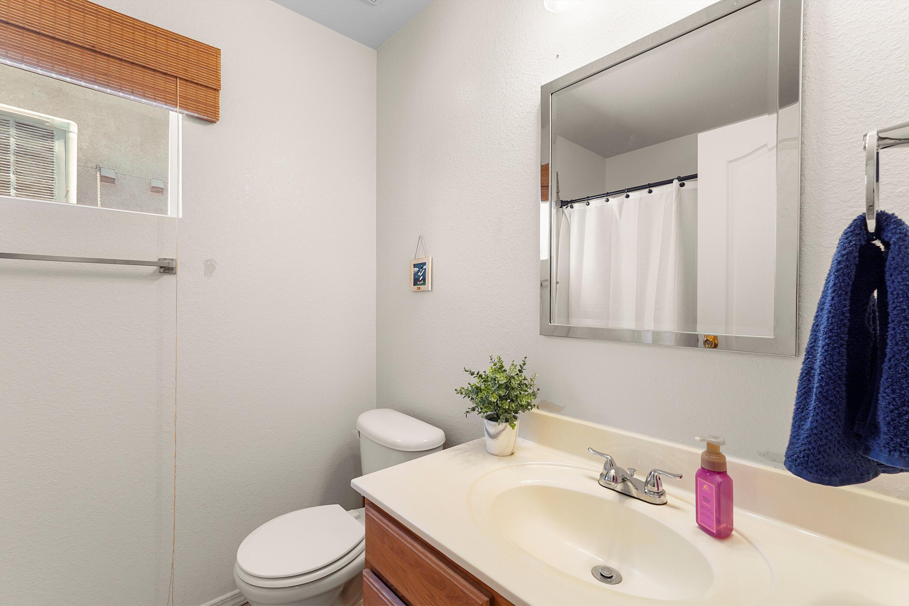 512 PLAYFUL MEADOWS Drive NE