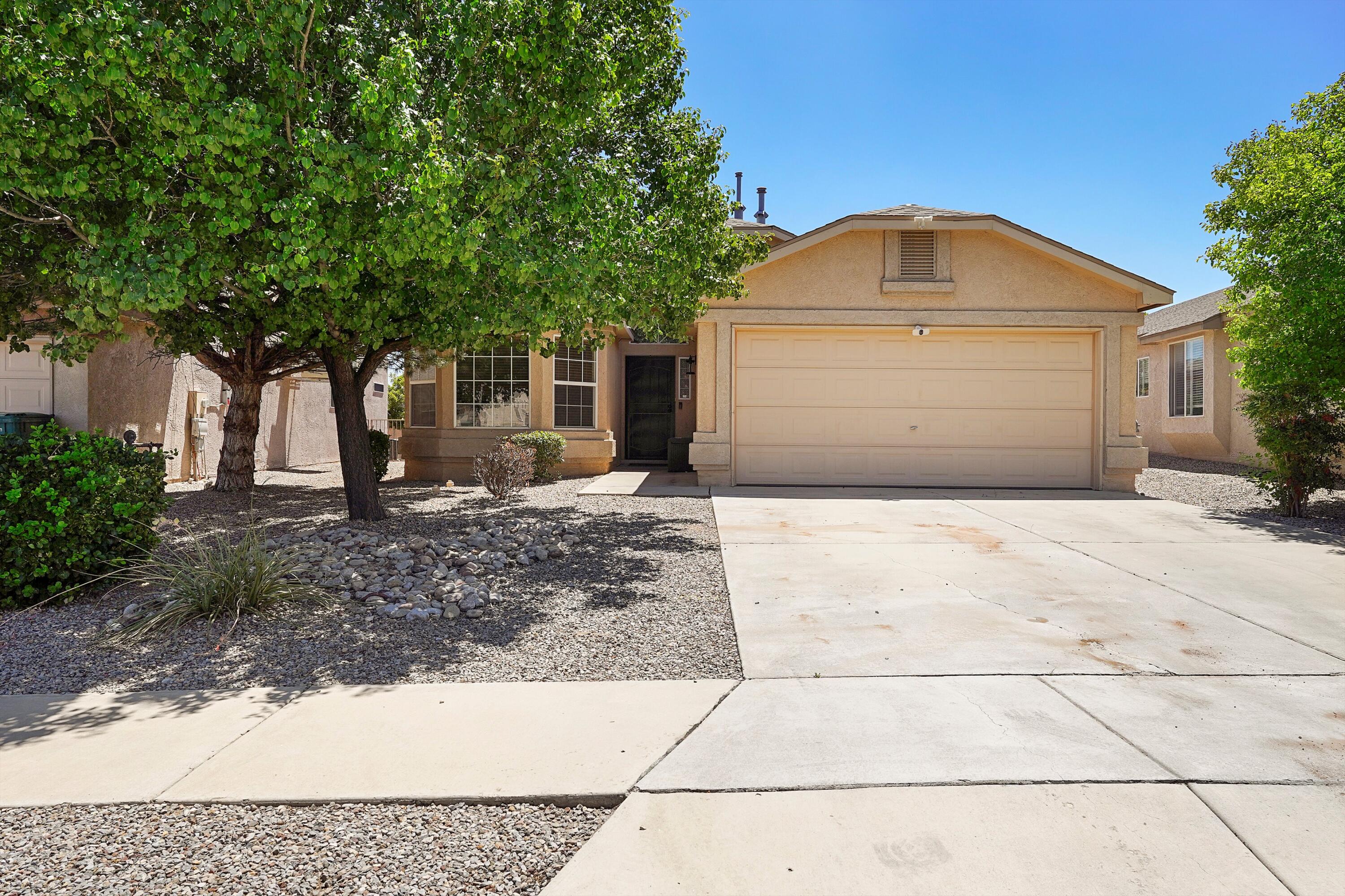 512 PLAYFUL MEADOWS Drive NE