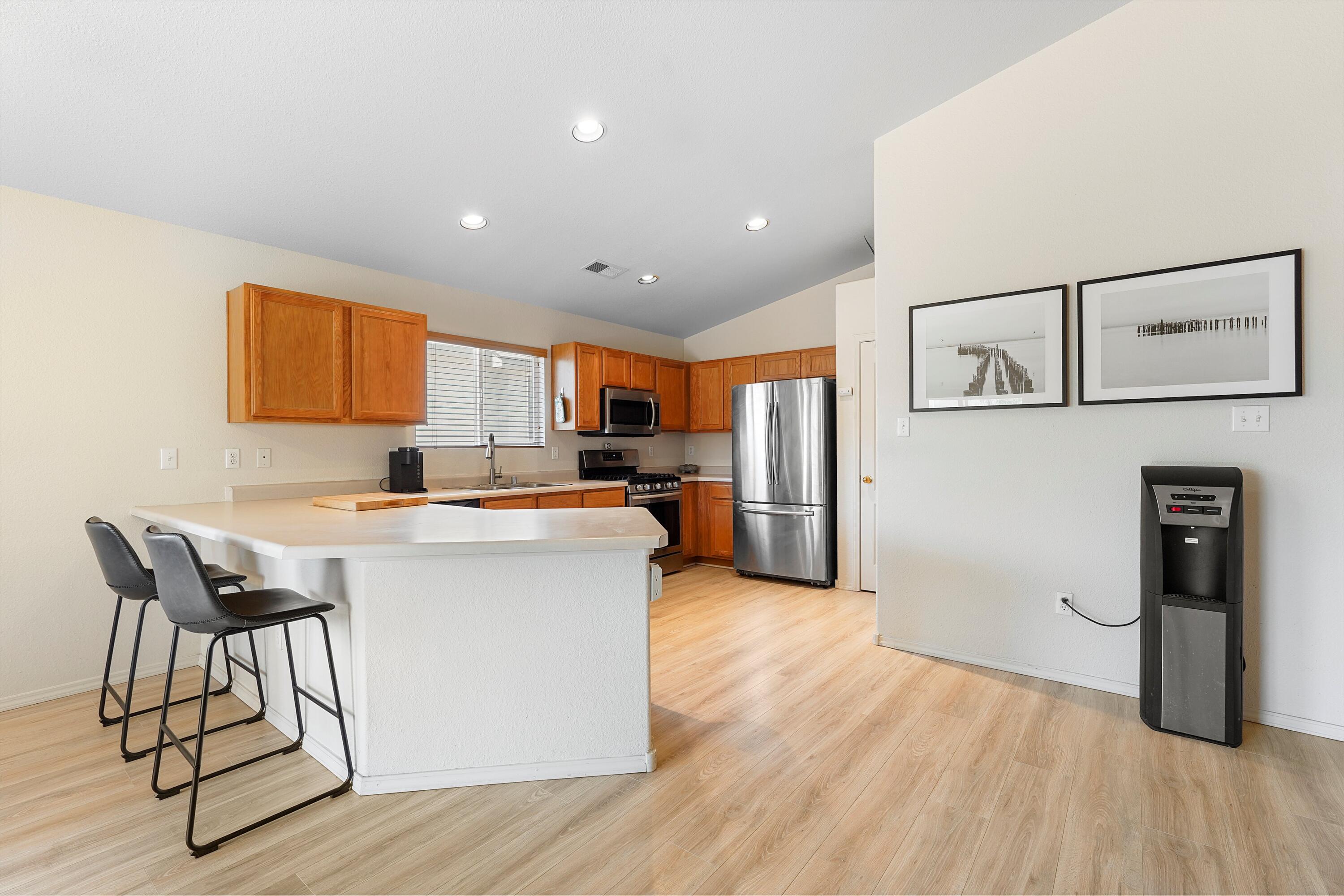 512 PLAYFUL MEADOWS Drive NE