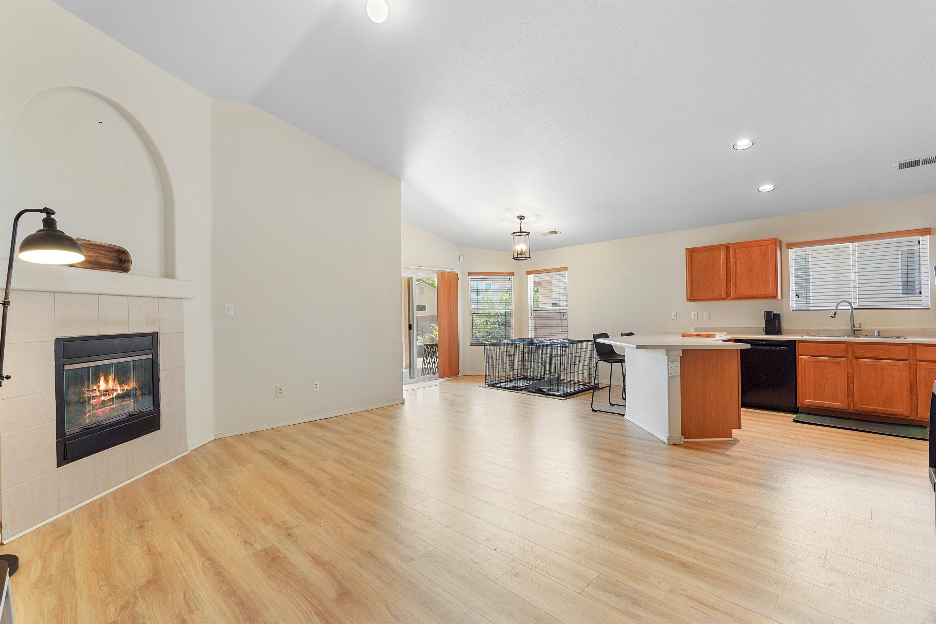 512 PLAYFUL MEADOWS Drive NE