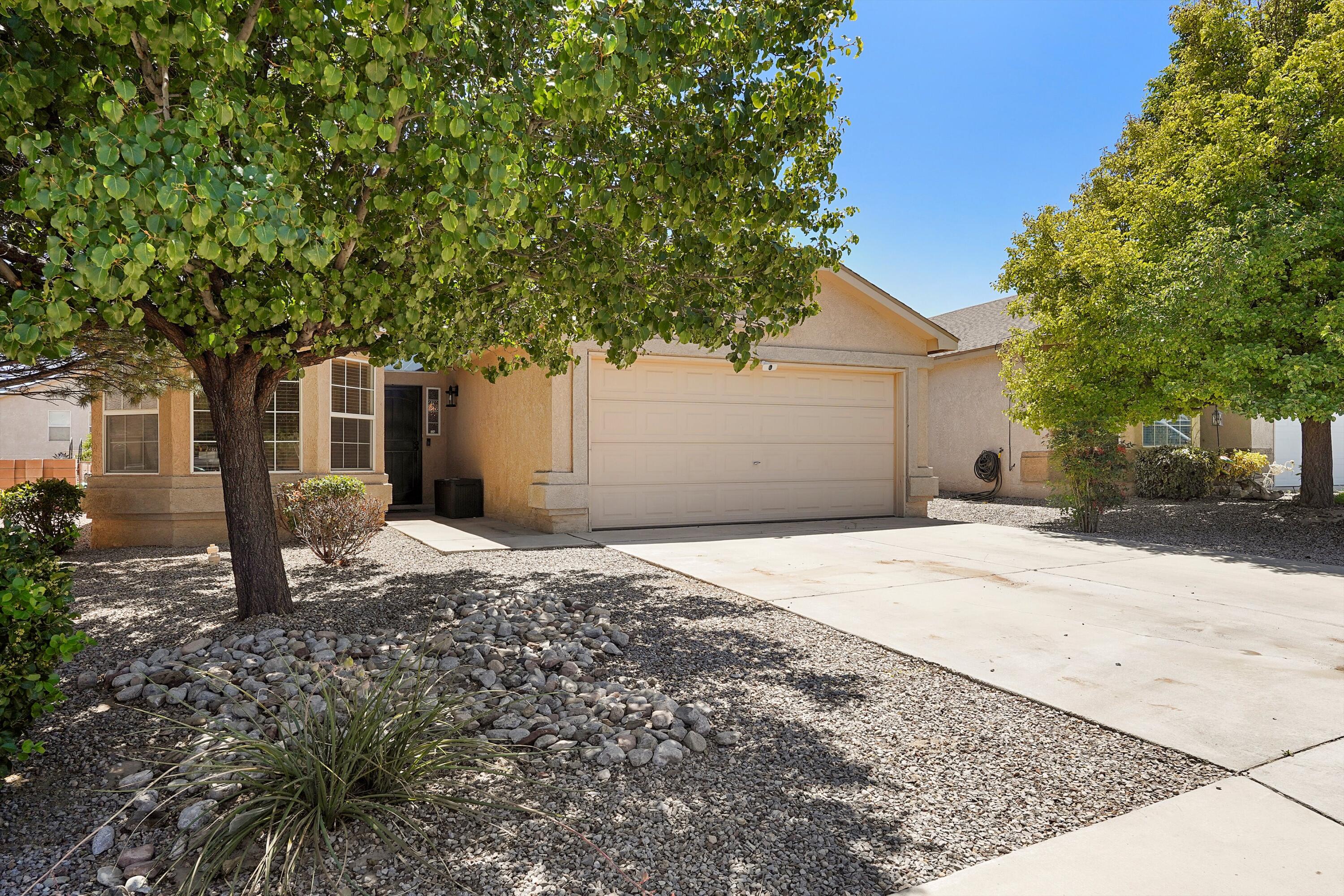 512 PLAYFUL MEADOWS Drive NE