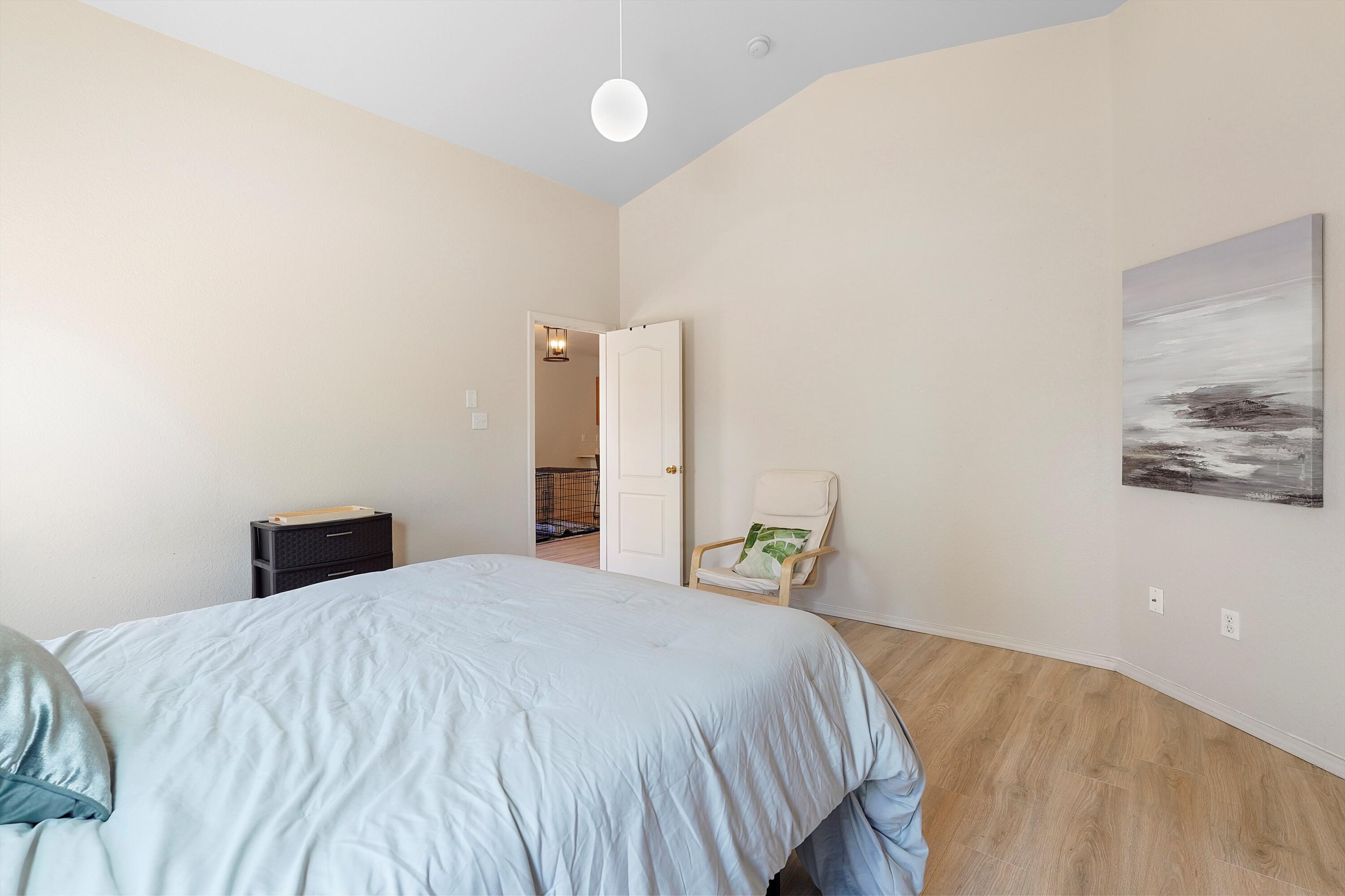 512 PLAYFUL MEADOWS Drive NE