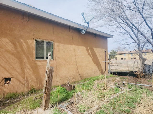 2142 ISLETA Boulevard SW