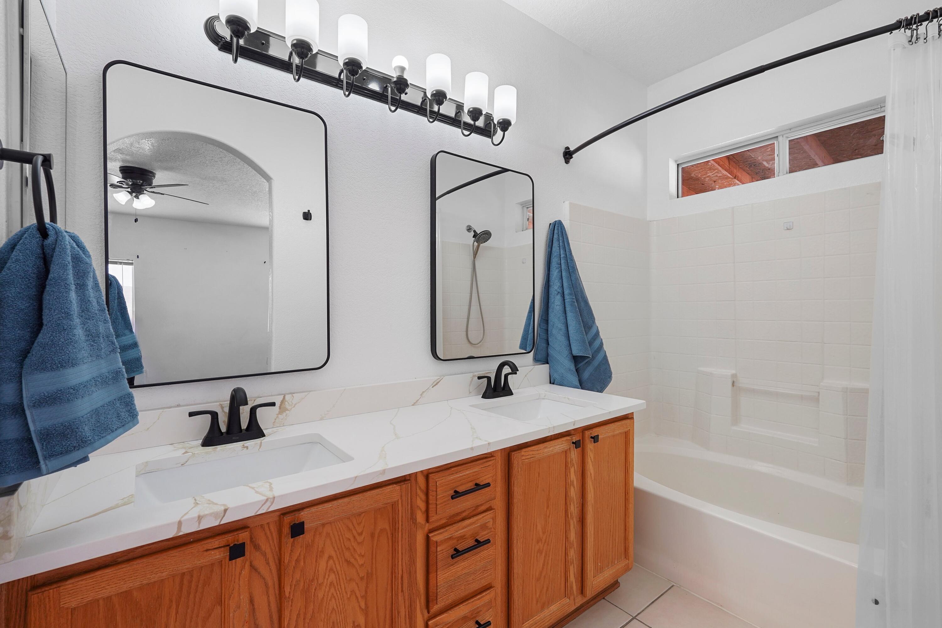 5405 CABALLO Court NE