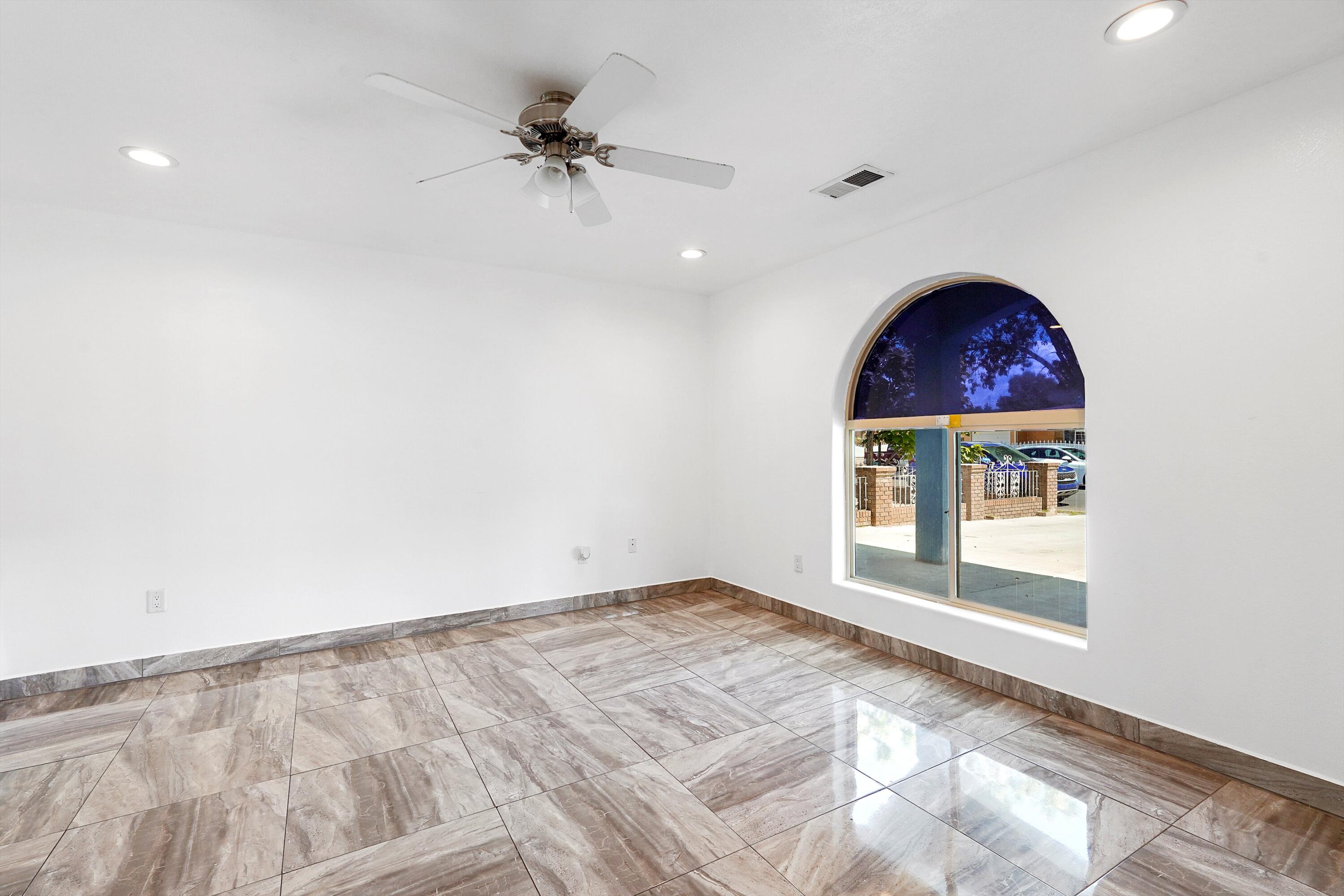 4519 W GLEN Drive SW