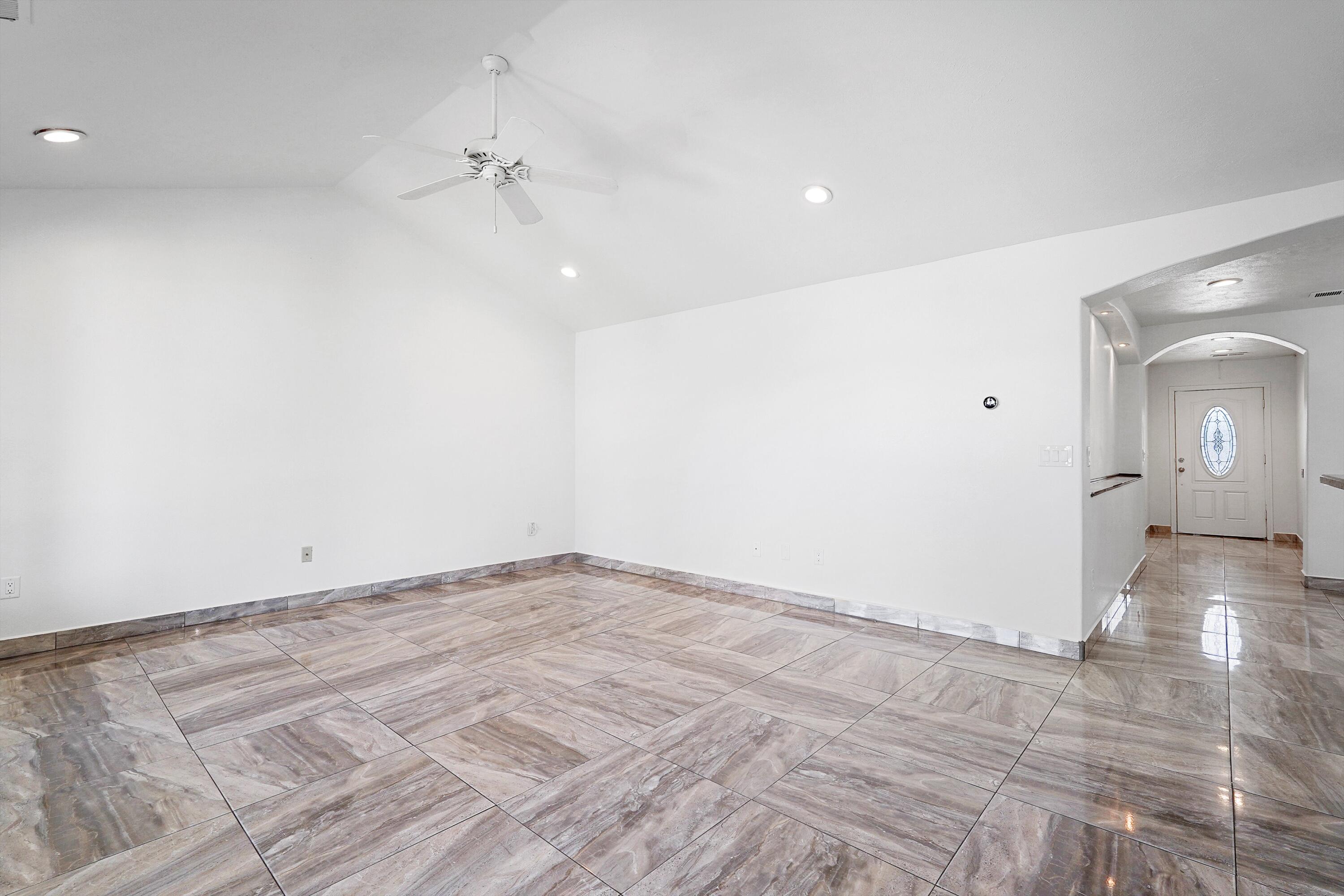 4519 W GLEN Drive SW