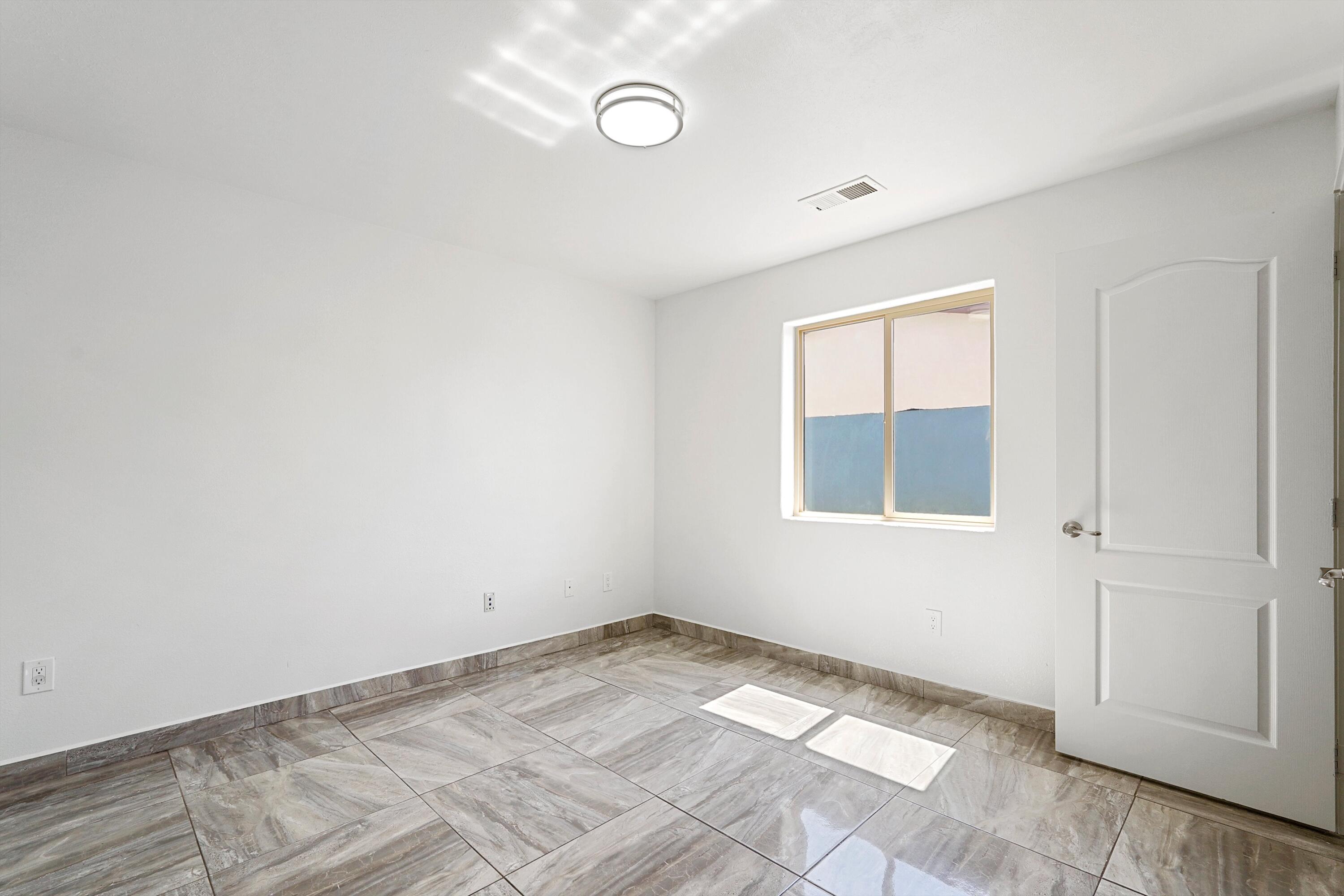 4519 W GLEN Drive SW