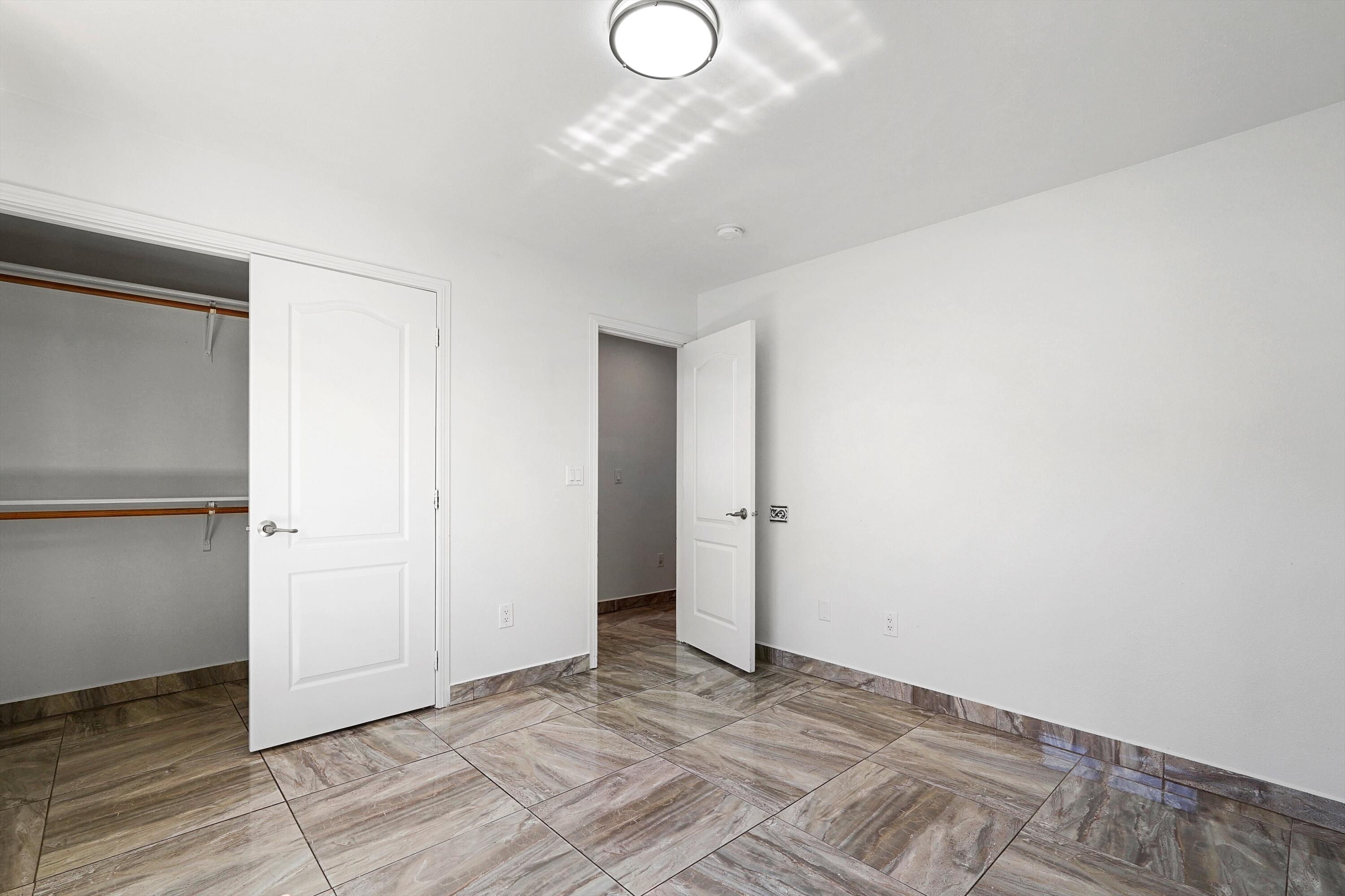 4519 W GLEN Drive SW