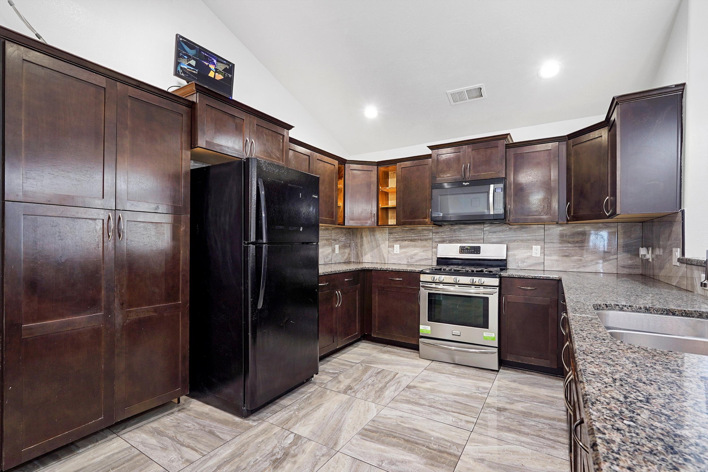 4519 W GLEN Drive SW