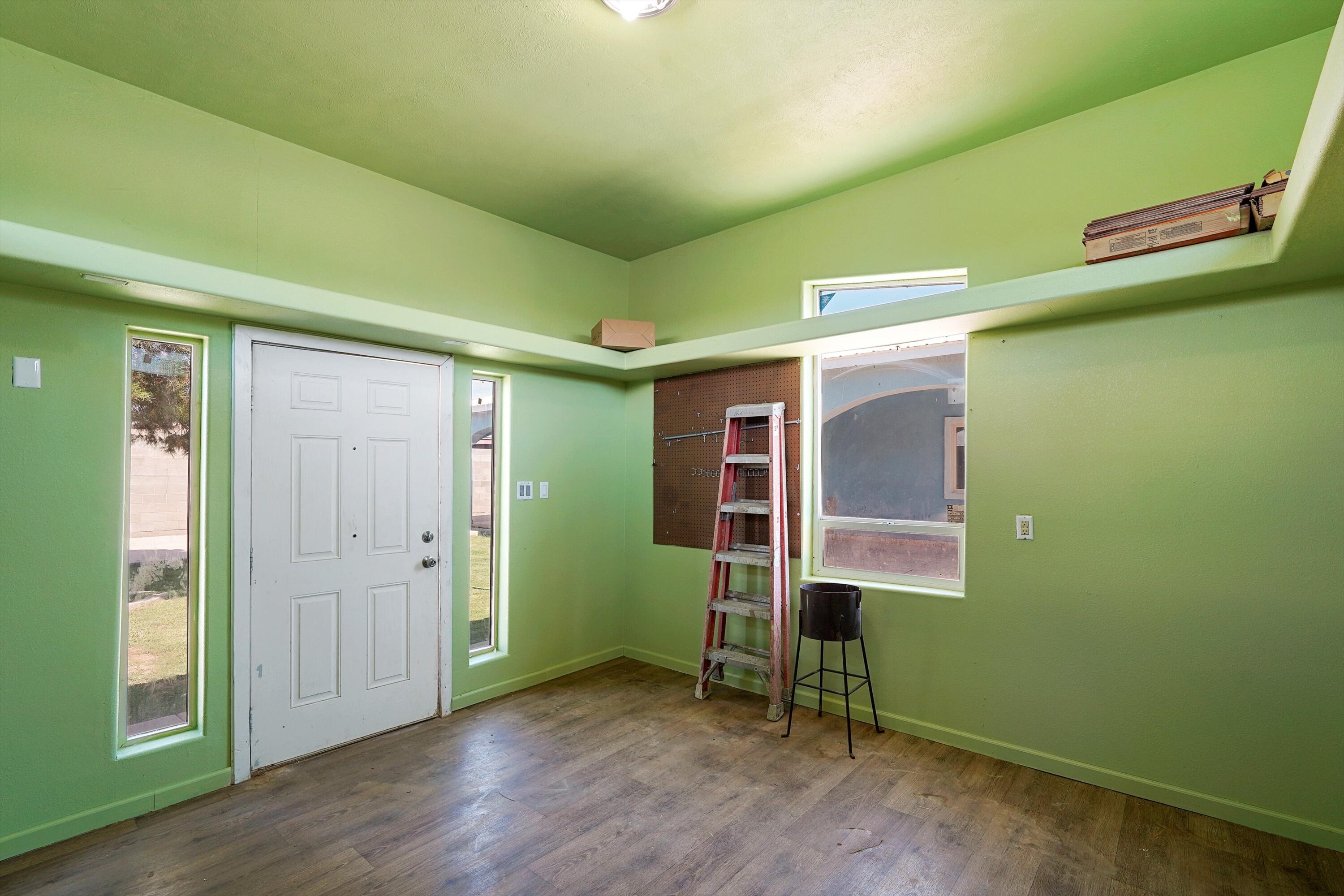 4519 W GLEN Drive SW