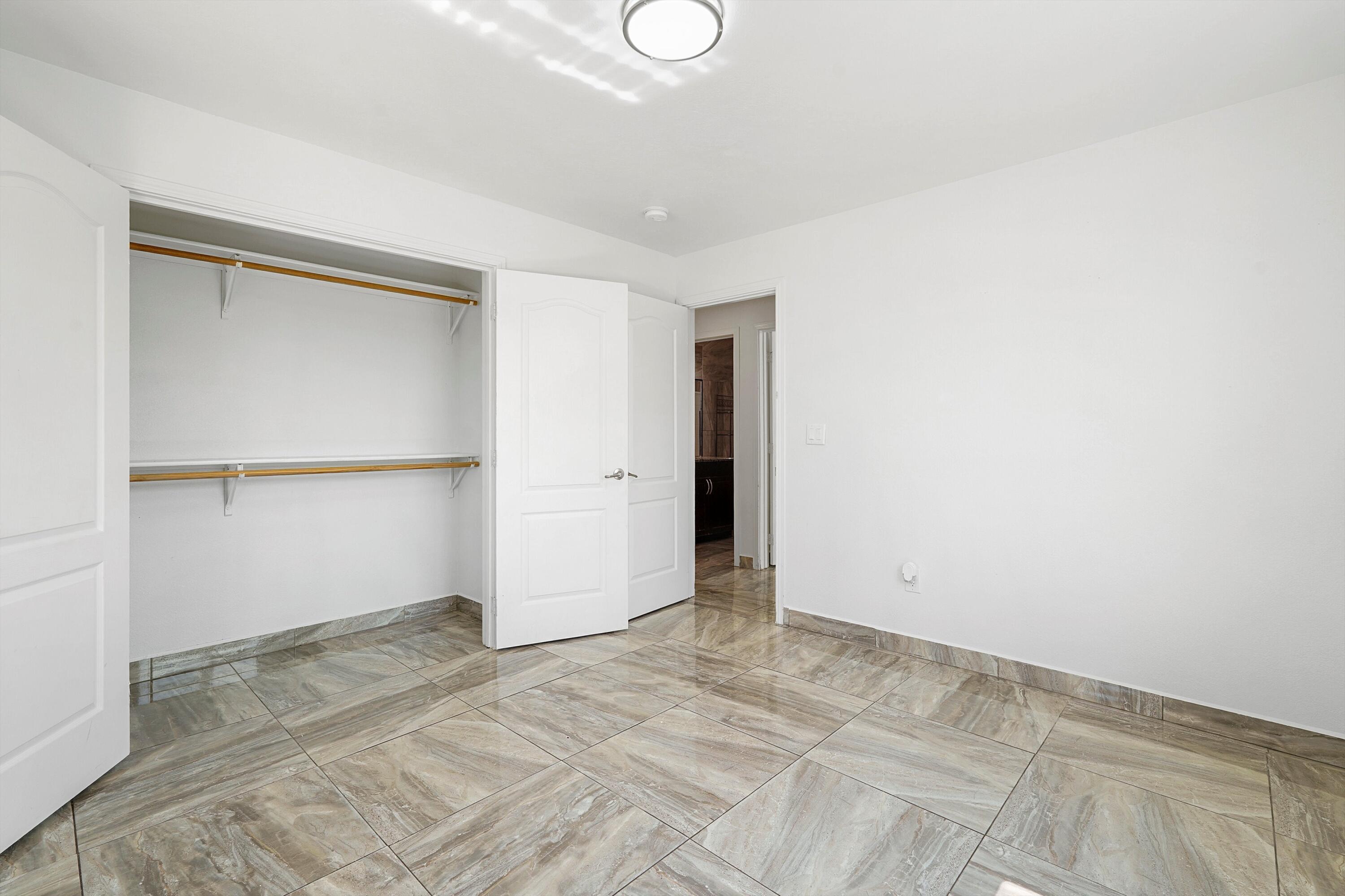 4519 W GLEN Drive SW