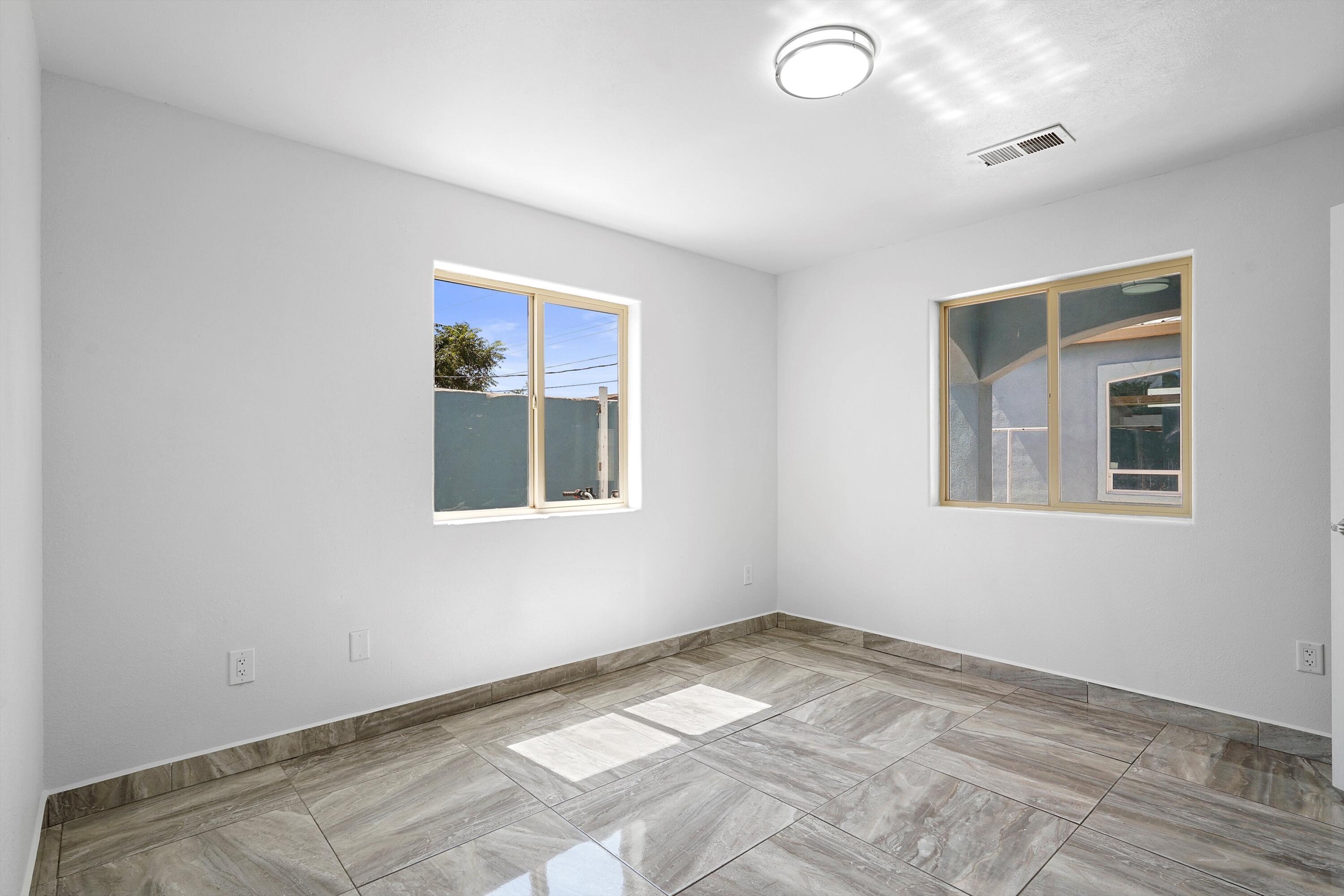 4519 W GLEN Drive SW