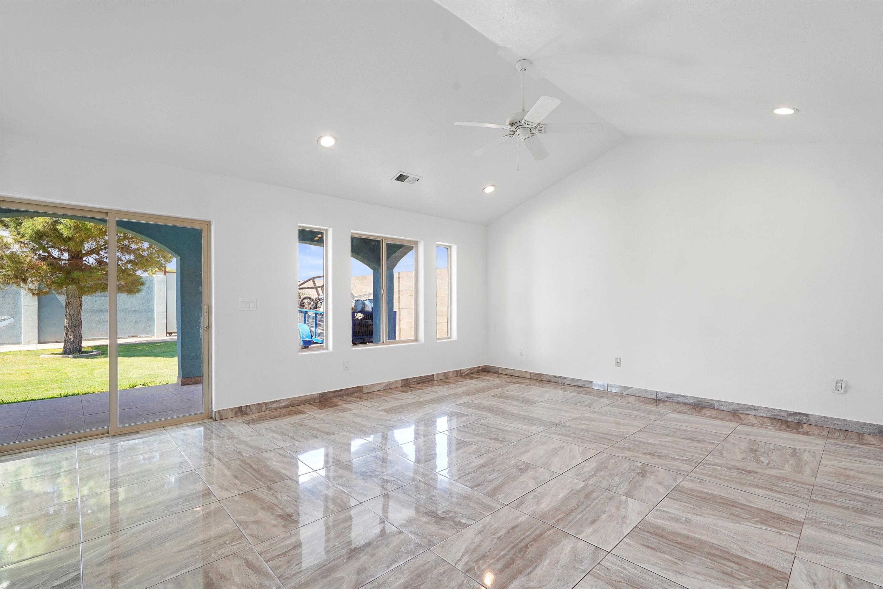 4519 W GLEN Drive SW