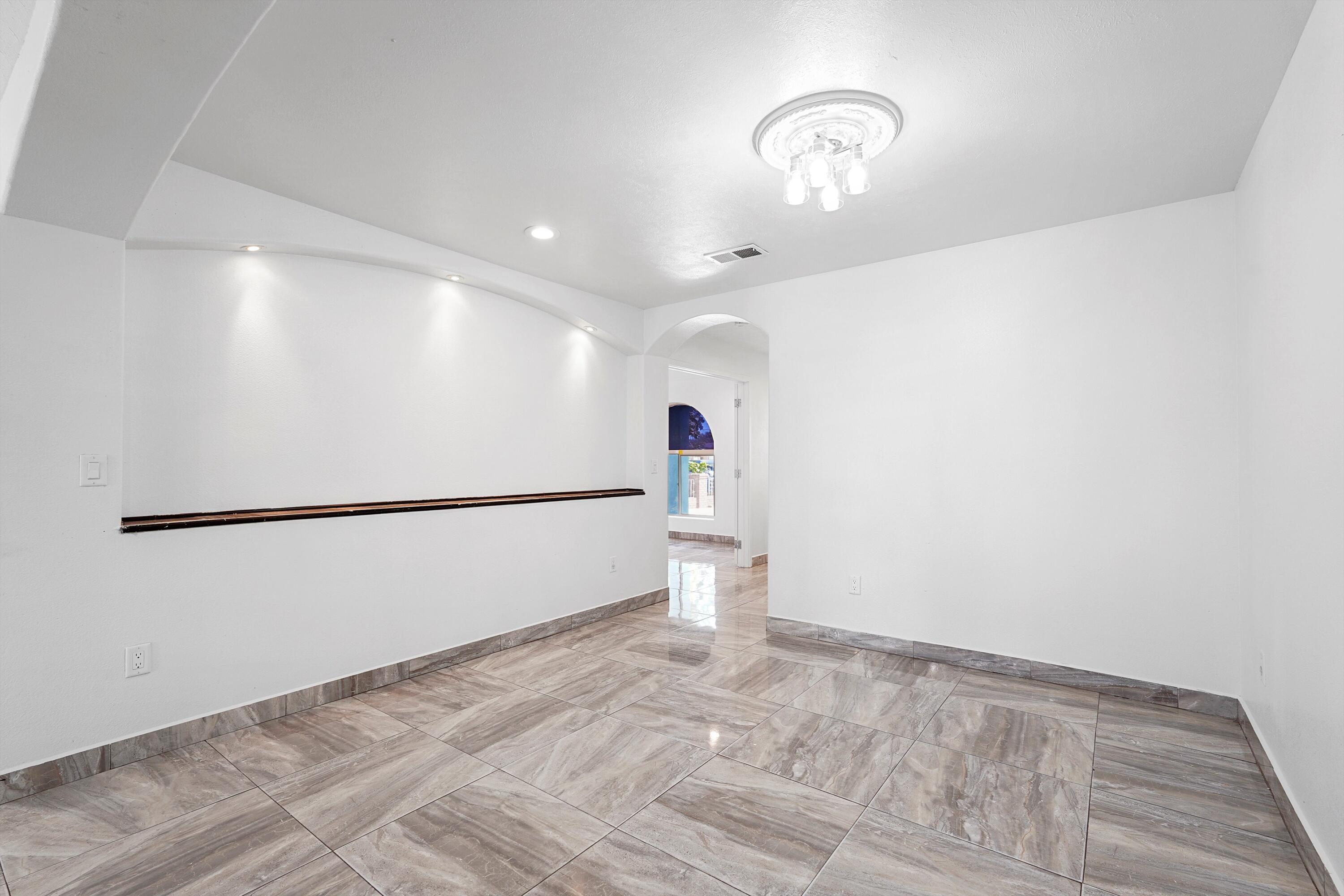 4519 W GLEN Drive SW