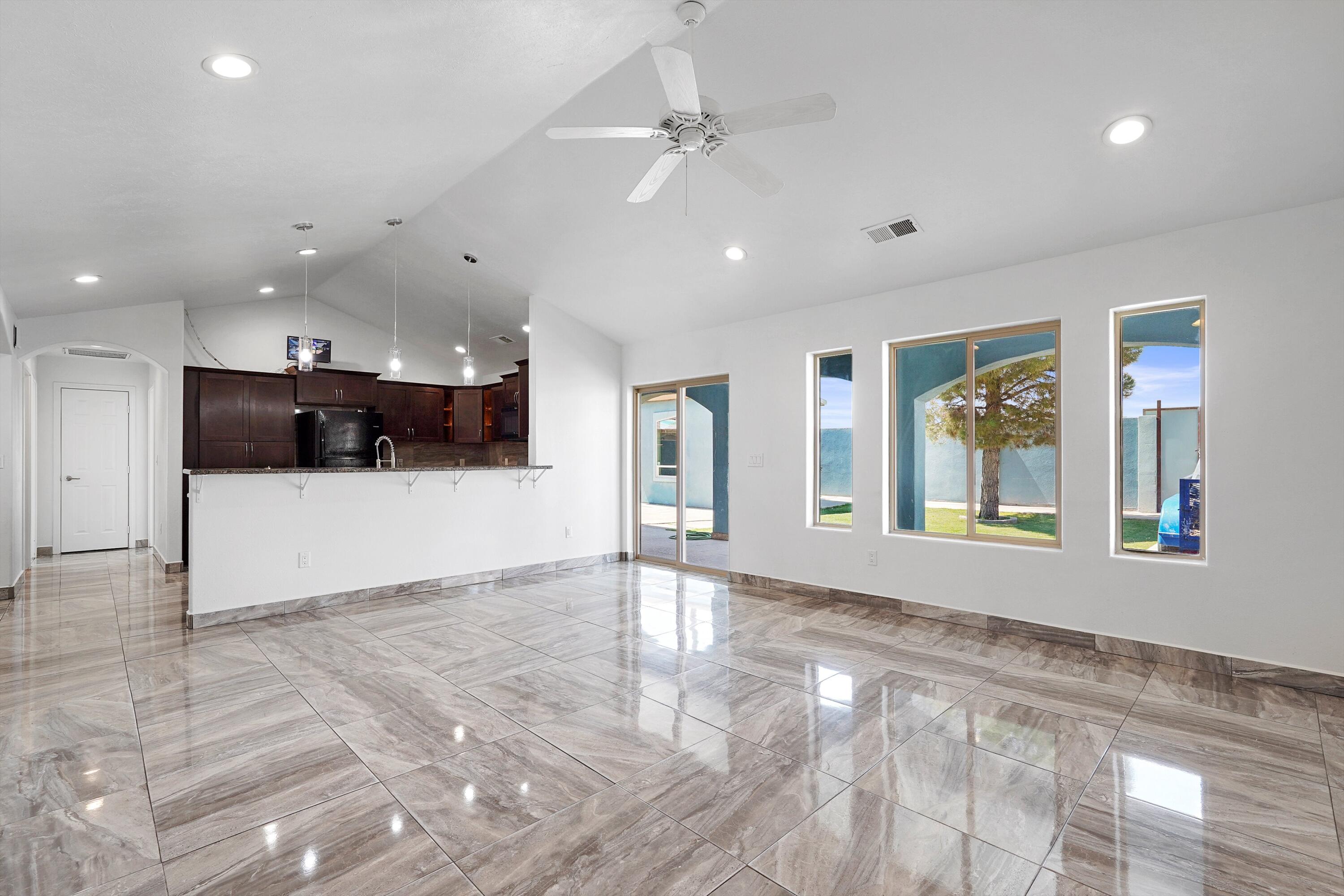 4519 W GLEN Drive SW