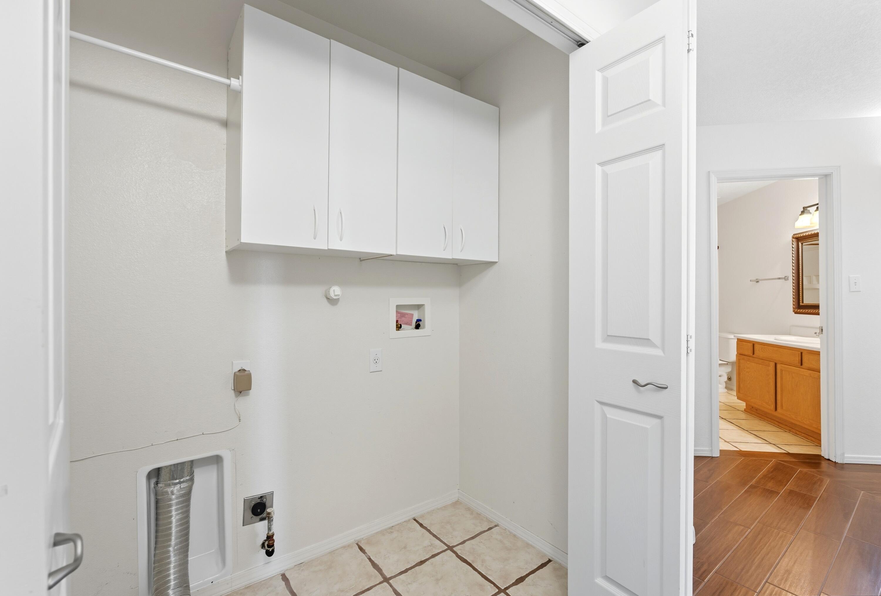 7023 CLARK HILLS Drive NE