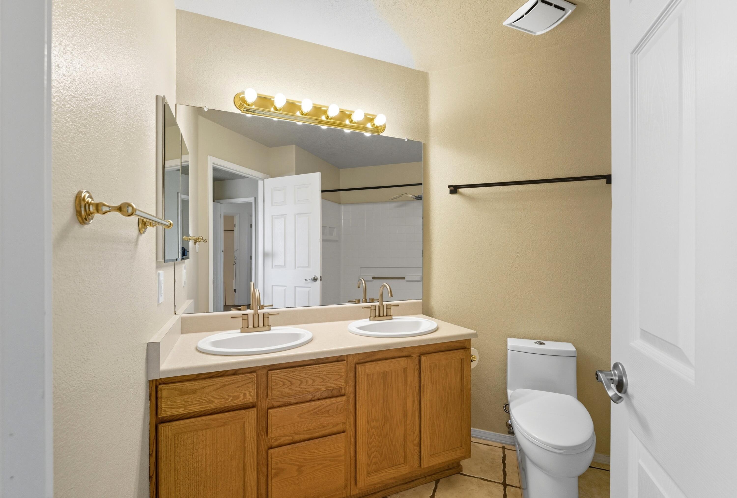 7023 CLARK HILLS Drive NE