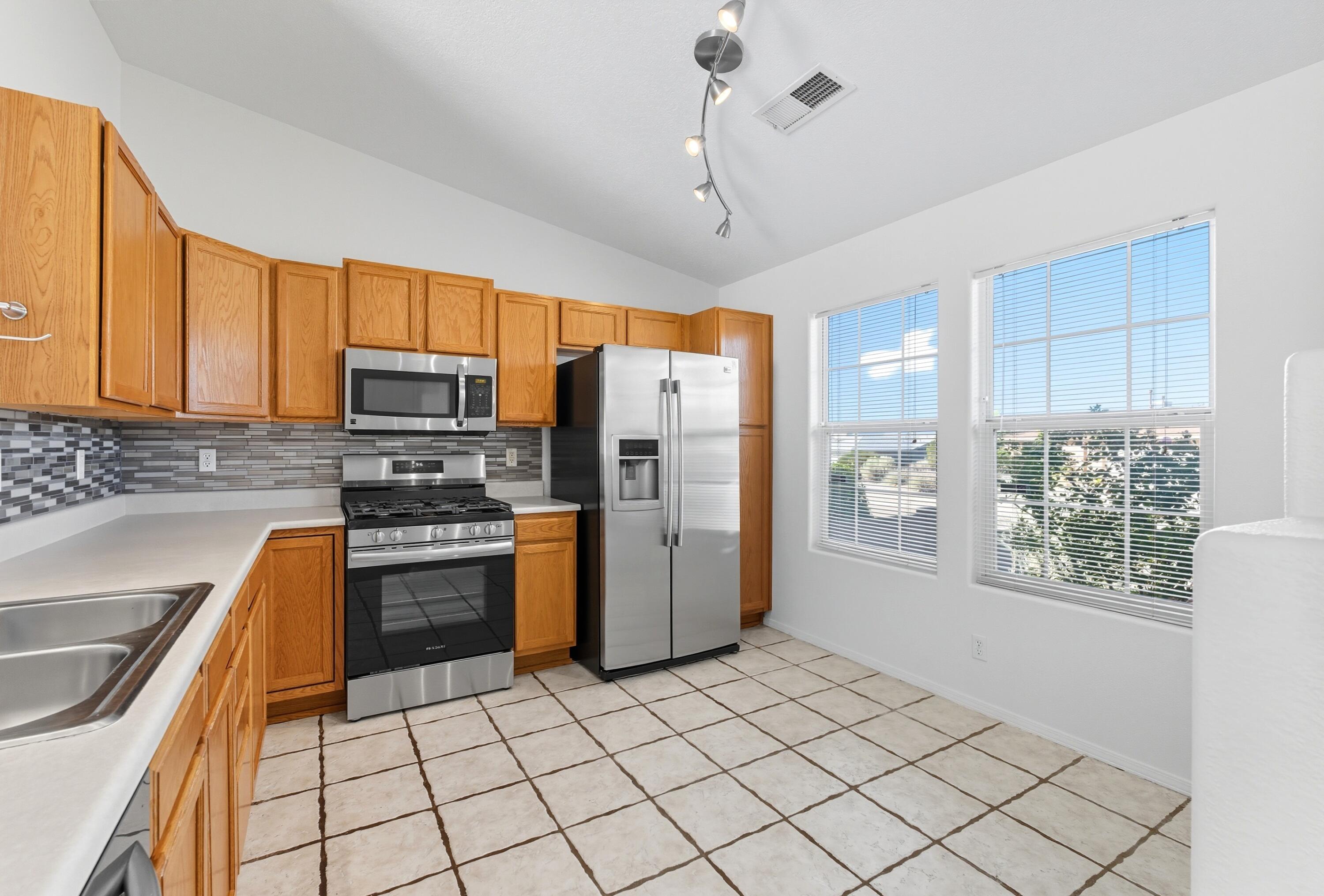 7023 CLARK HILLS Drive NE