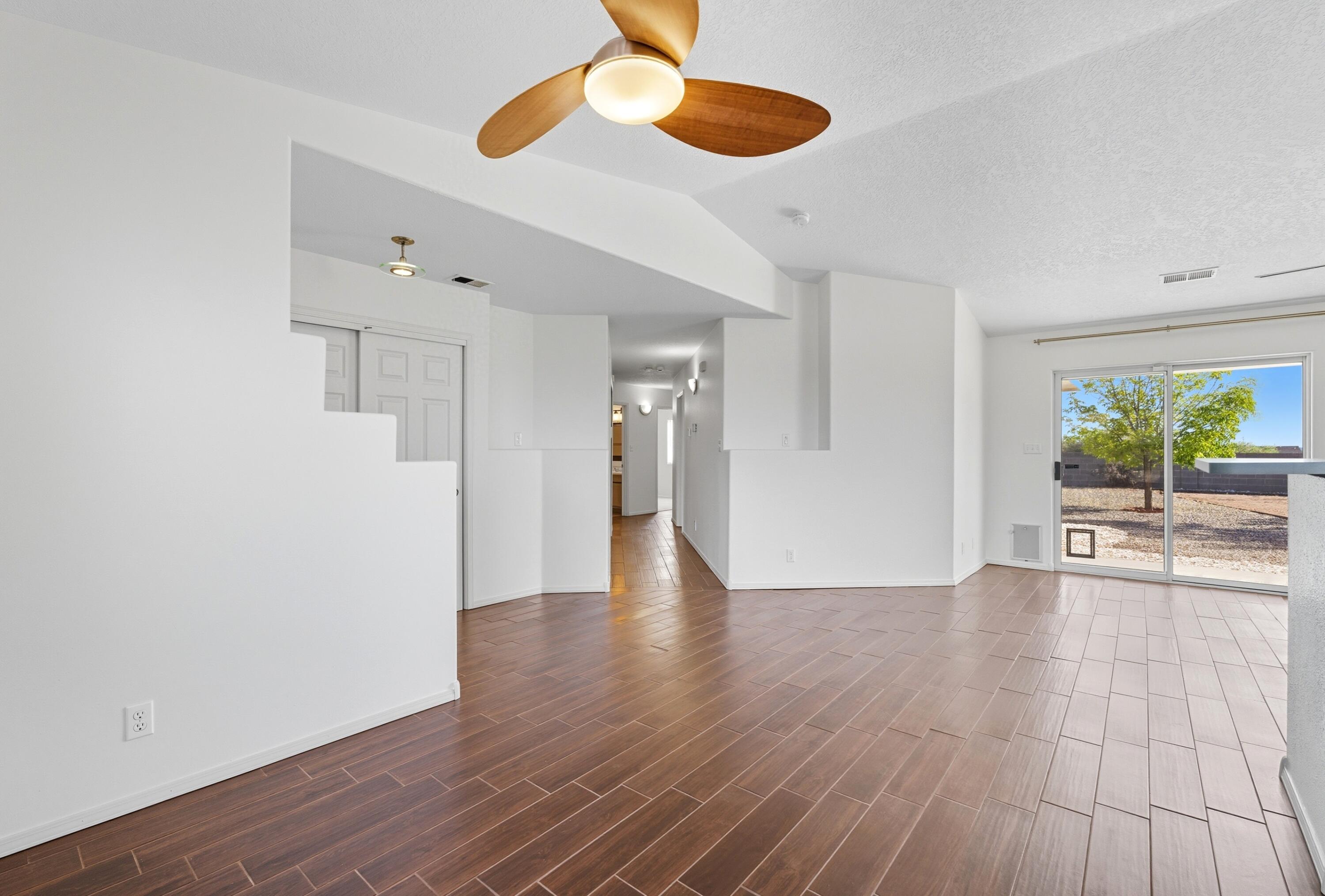 7023 CLARK HILLS Drive NE