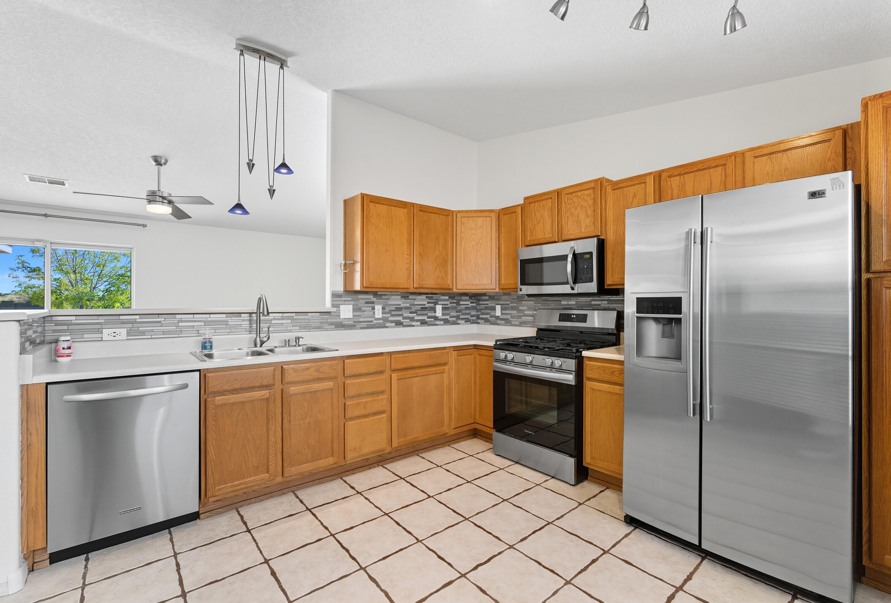 7023 CLARK HILLS Drive NE