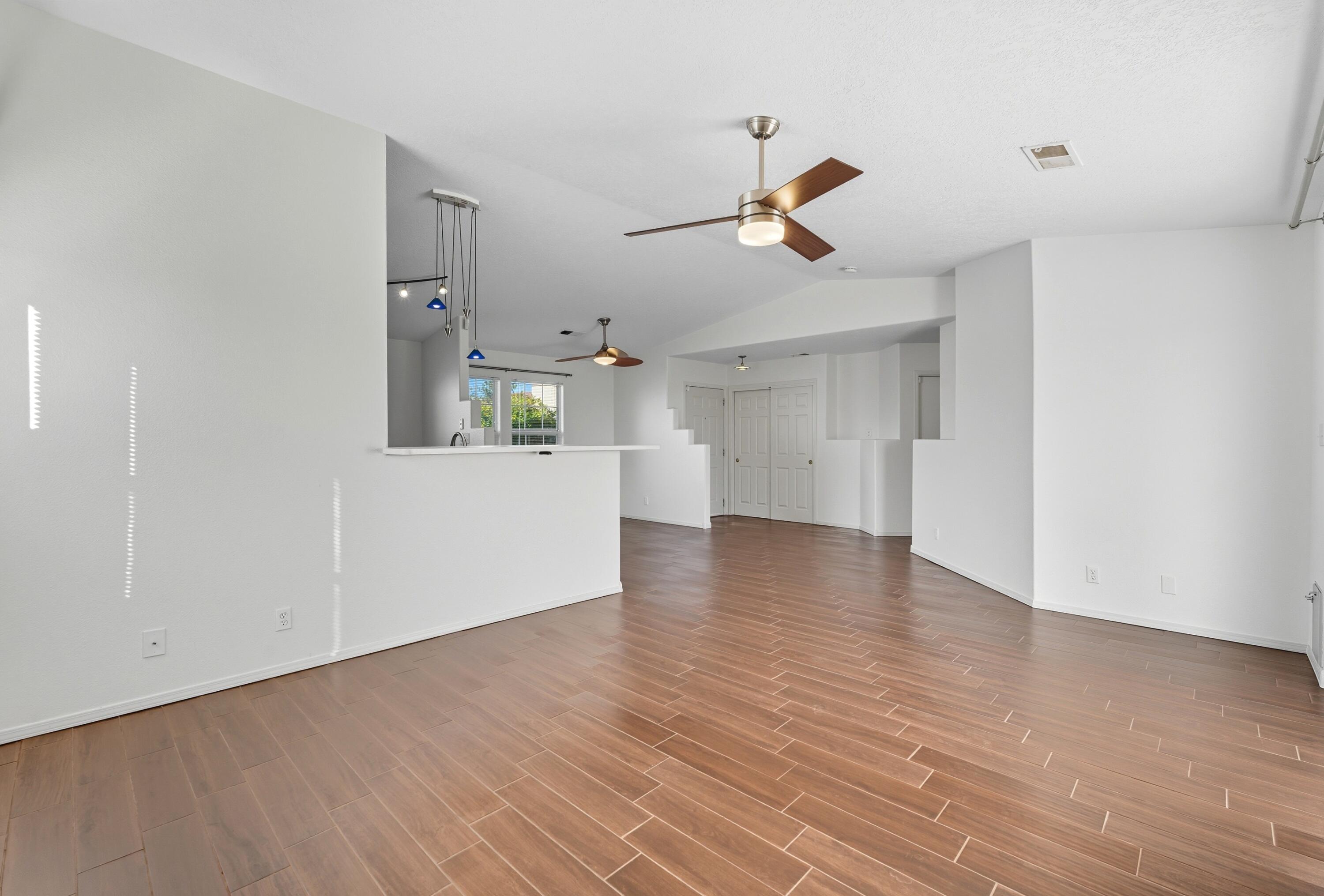 7023 CLARK HILLS Drive NE