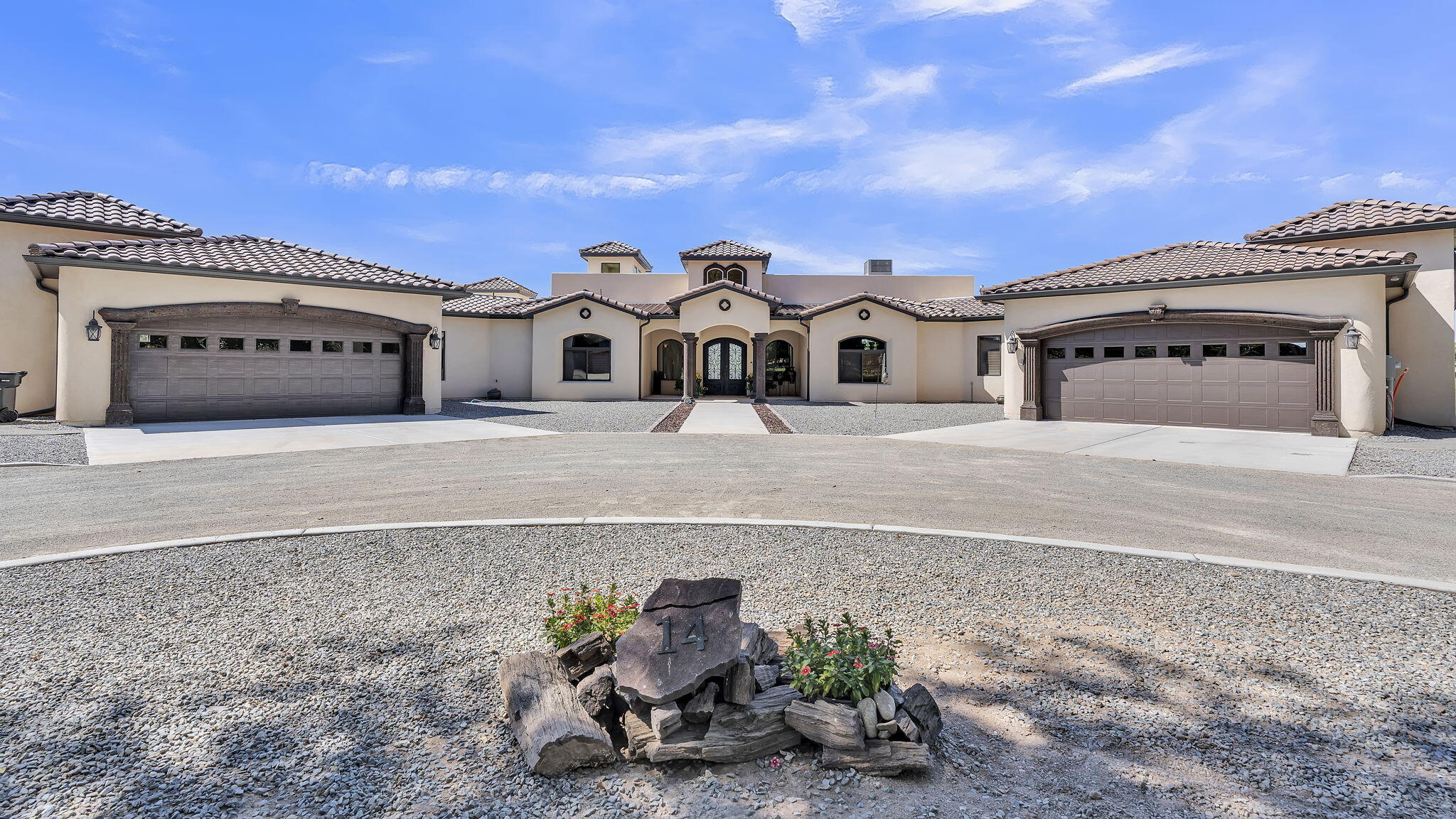 14 Hacienda Del Valle