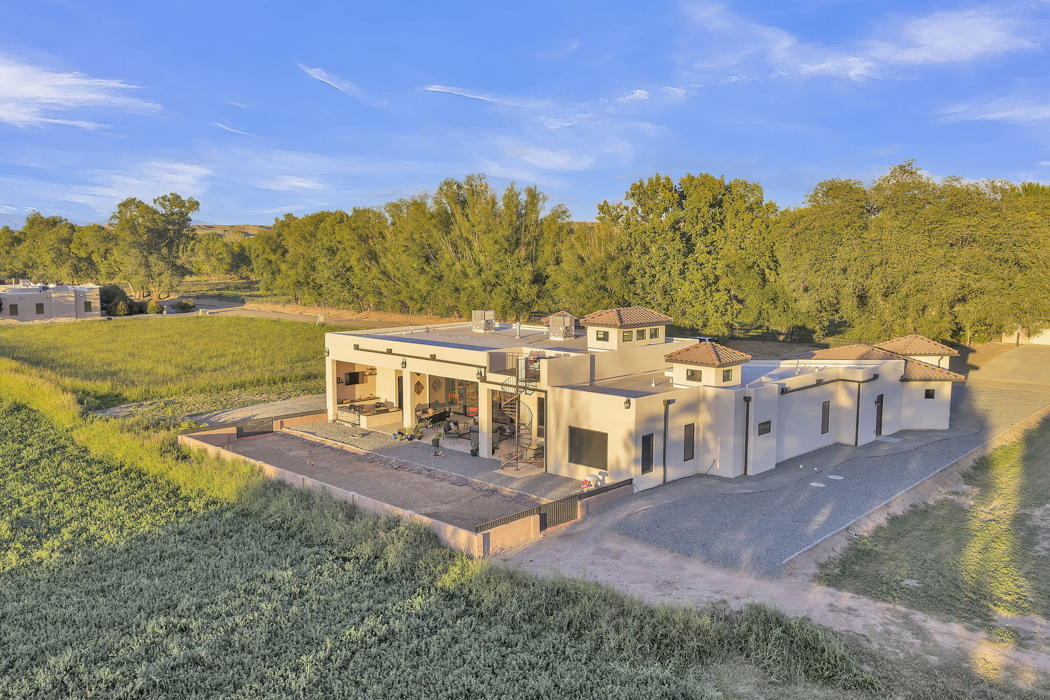 14 Hacienda Del Valle