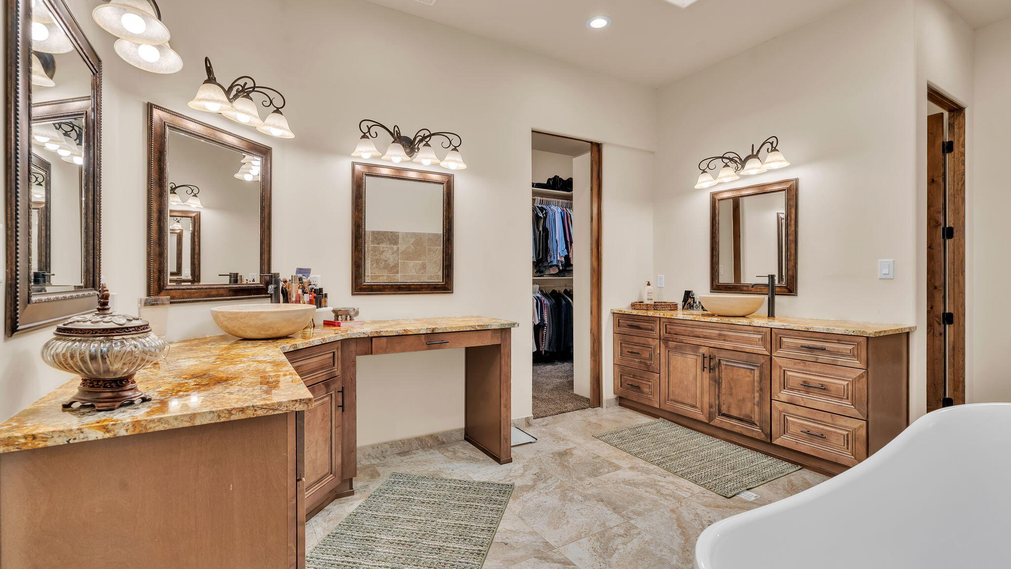 14 Hacienda Del Valle