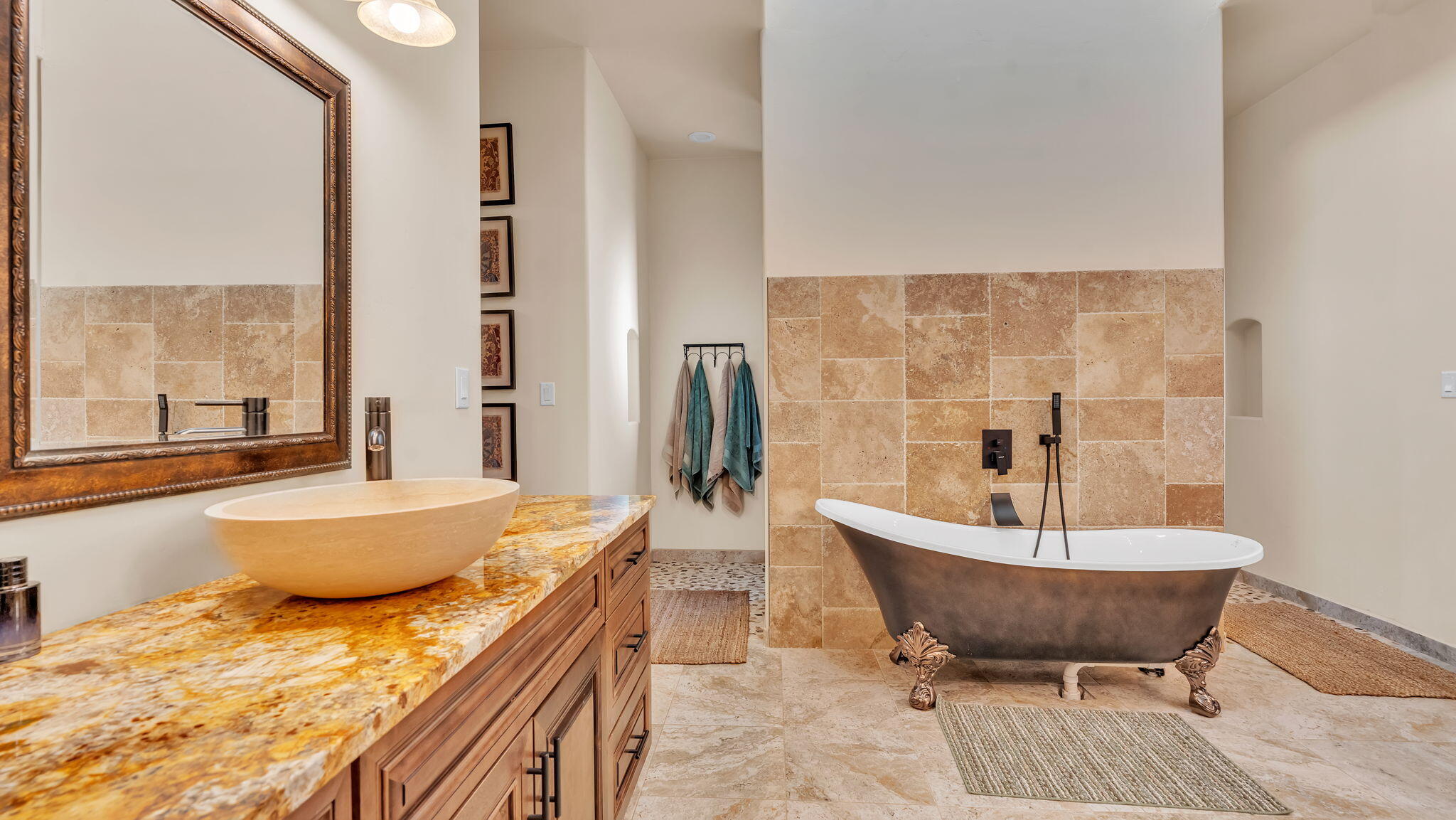 14 Hacienda Del Valle