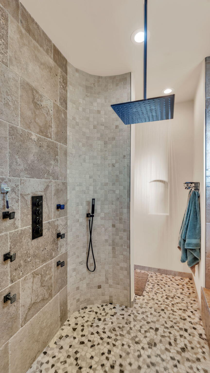 14 Hacienda Del Valle