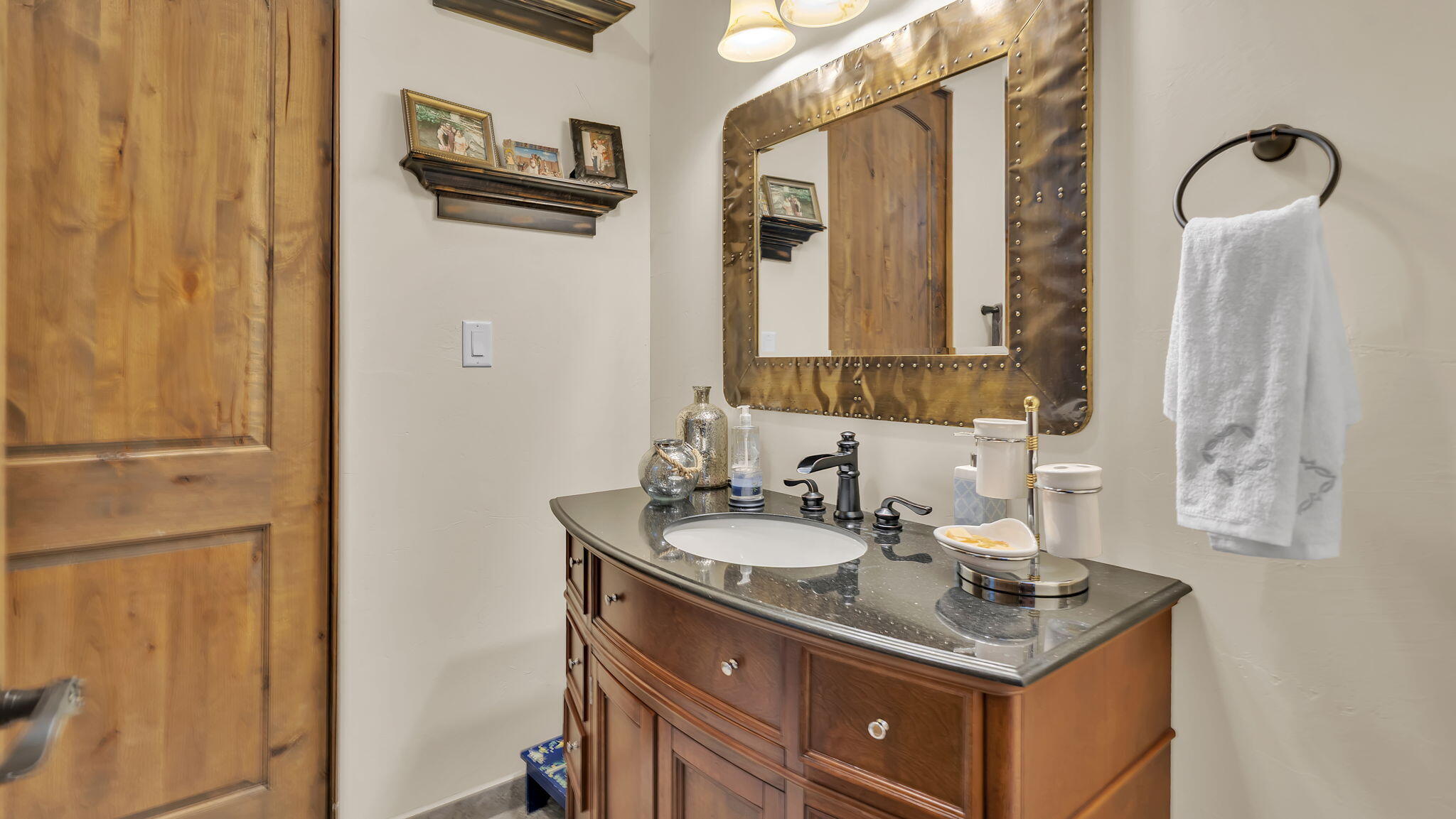 14 Hacienda Del Valle