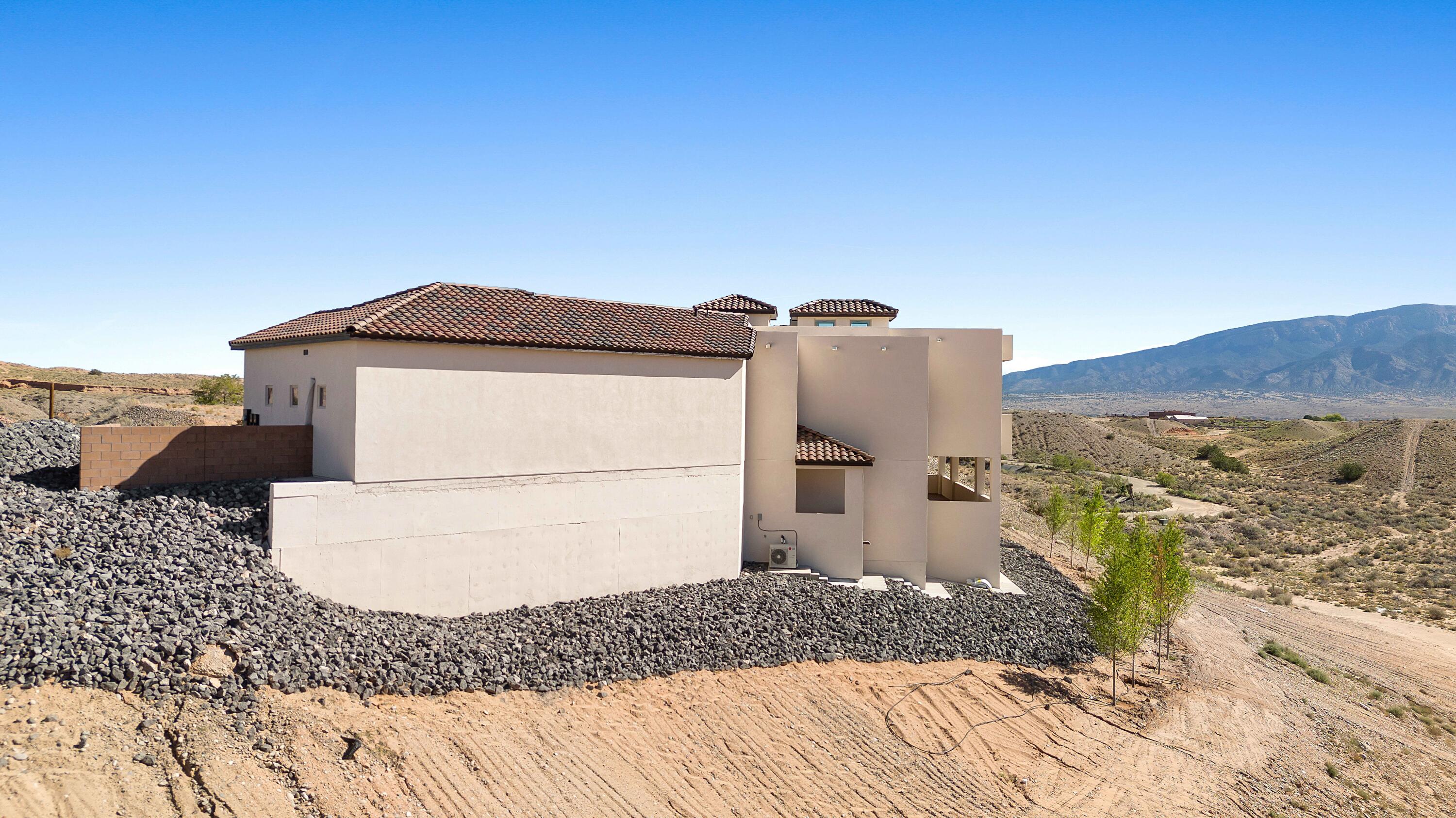 2505 Mansart Court NE