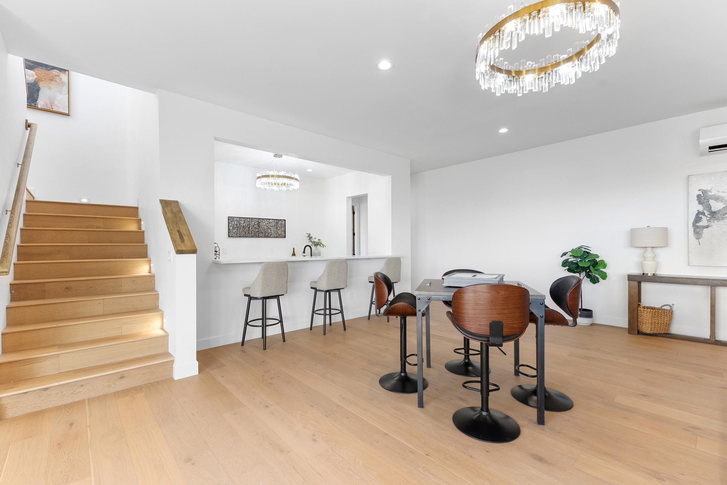 2505 Mansart Court NE