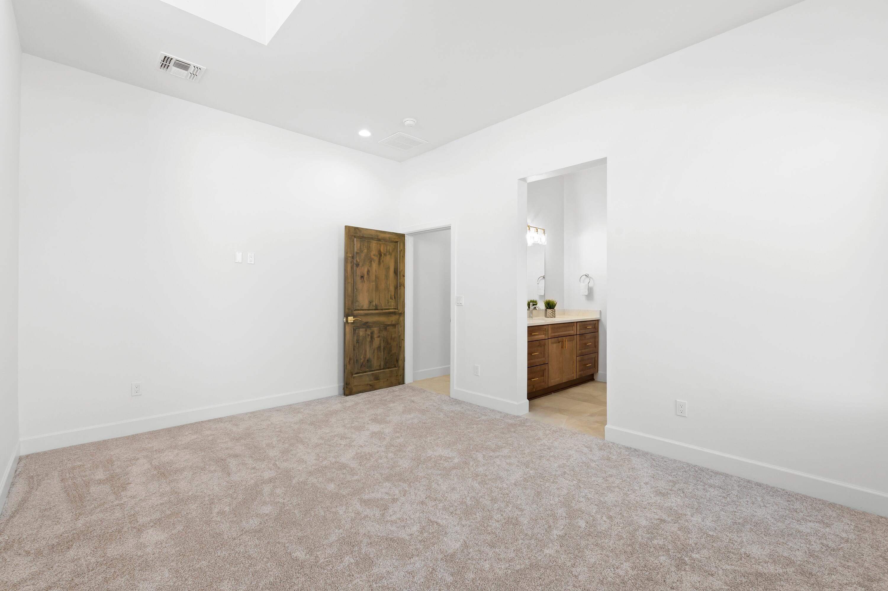 2021 Santa Ana Road NE