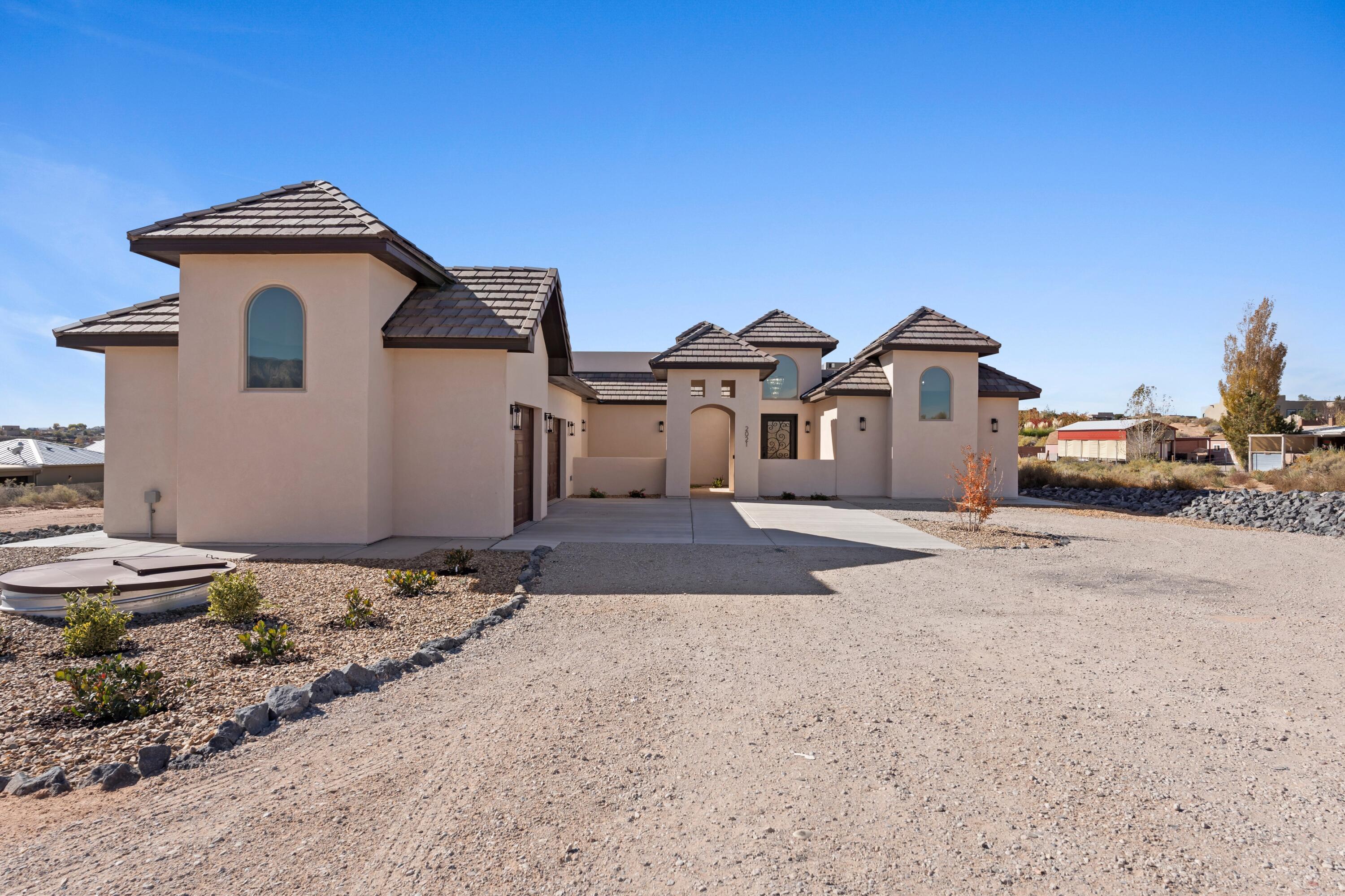 2021 Santa Ana Road NE