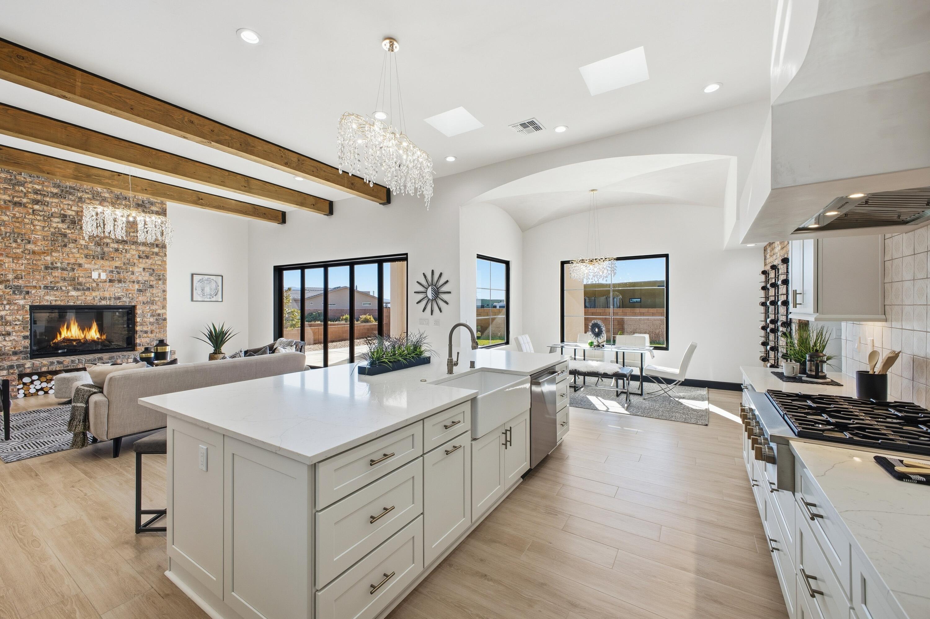 7805 Aguila Street NW