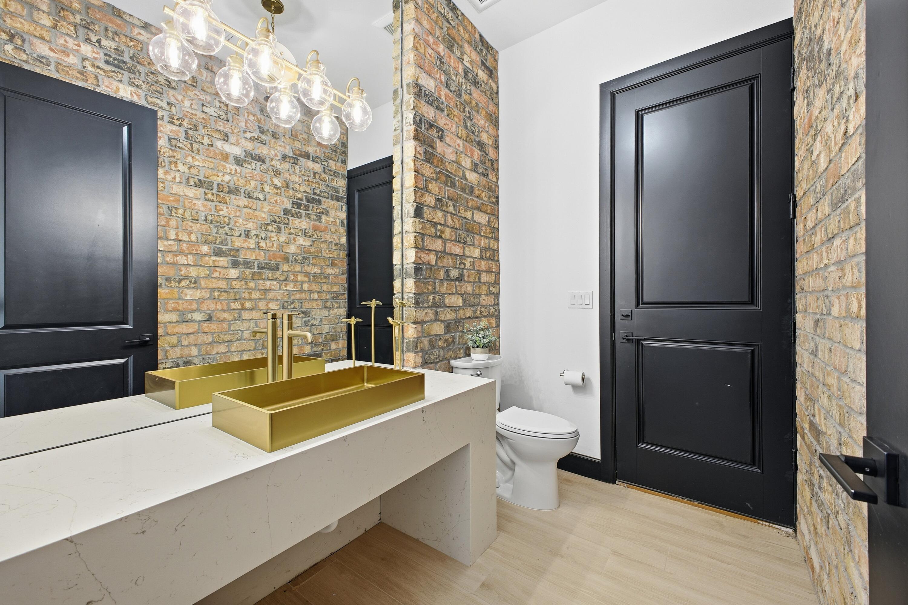 7805 Aguila Street NW