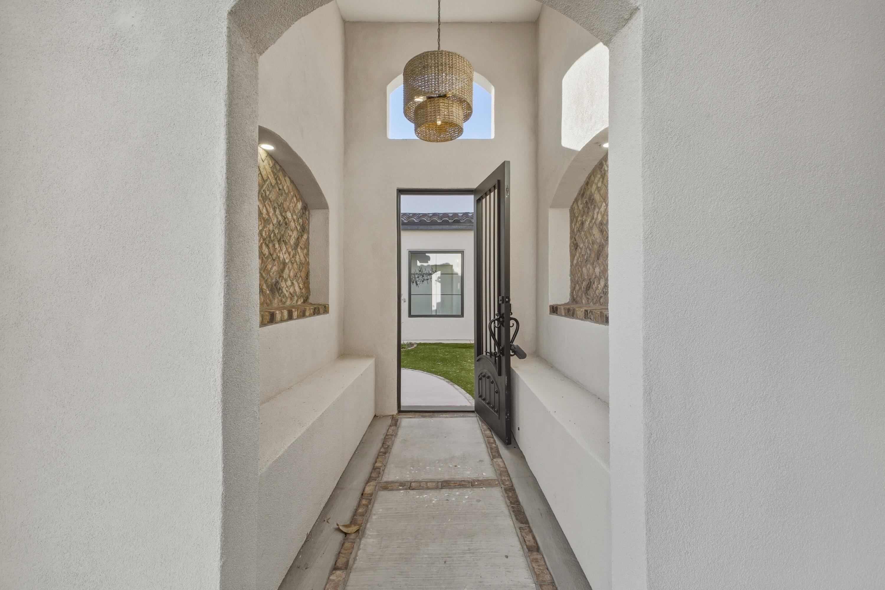 7805 Aguila Street NW