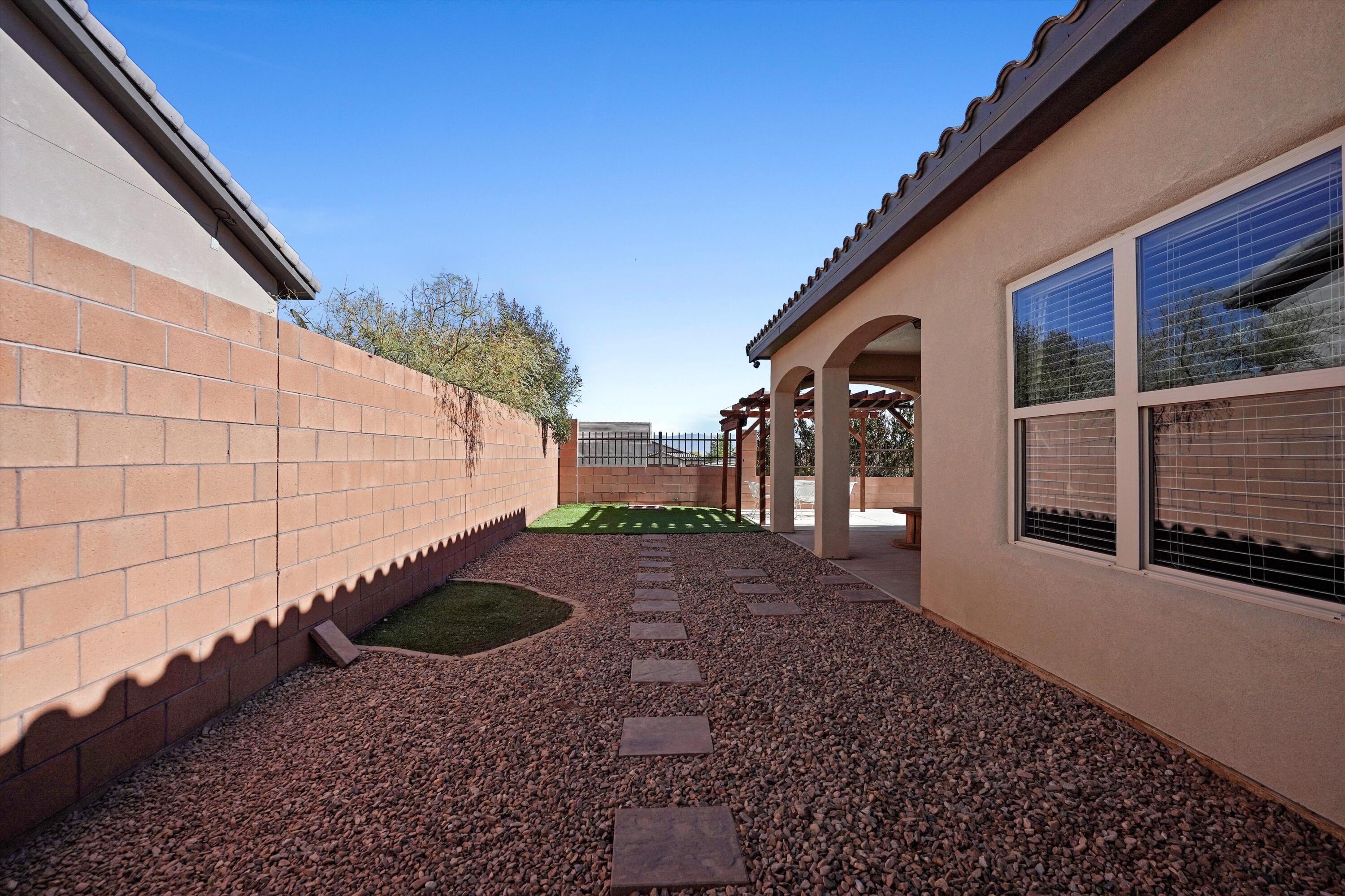 1860 Camino Corona SW