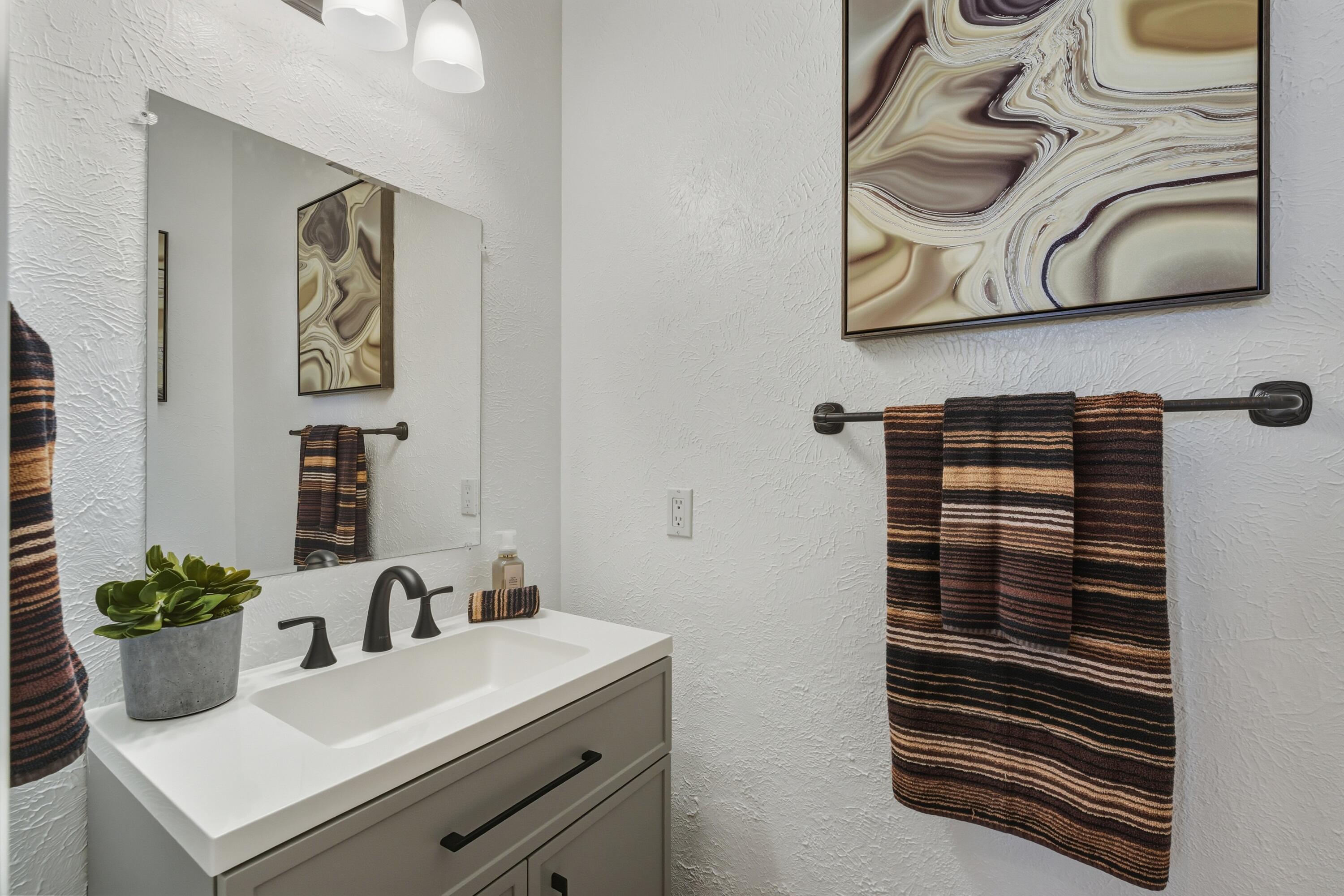 10809 Anaheim Avenue NE