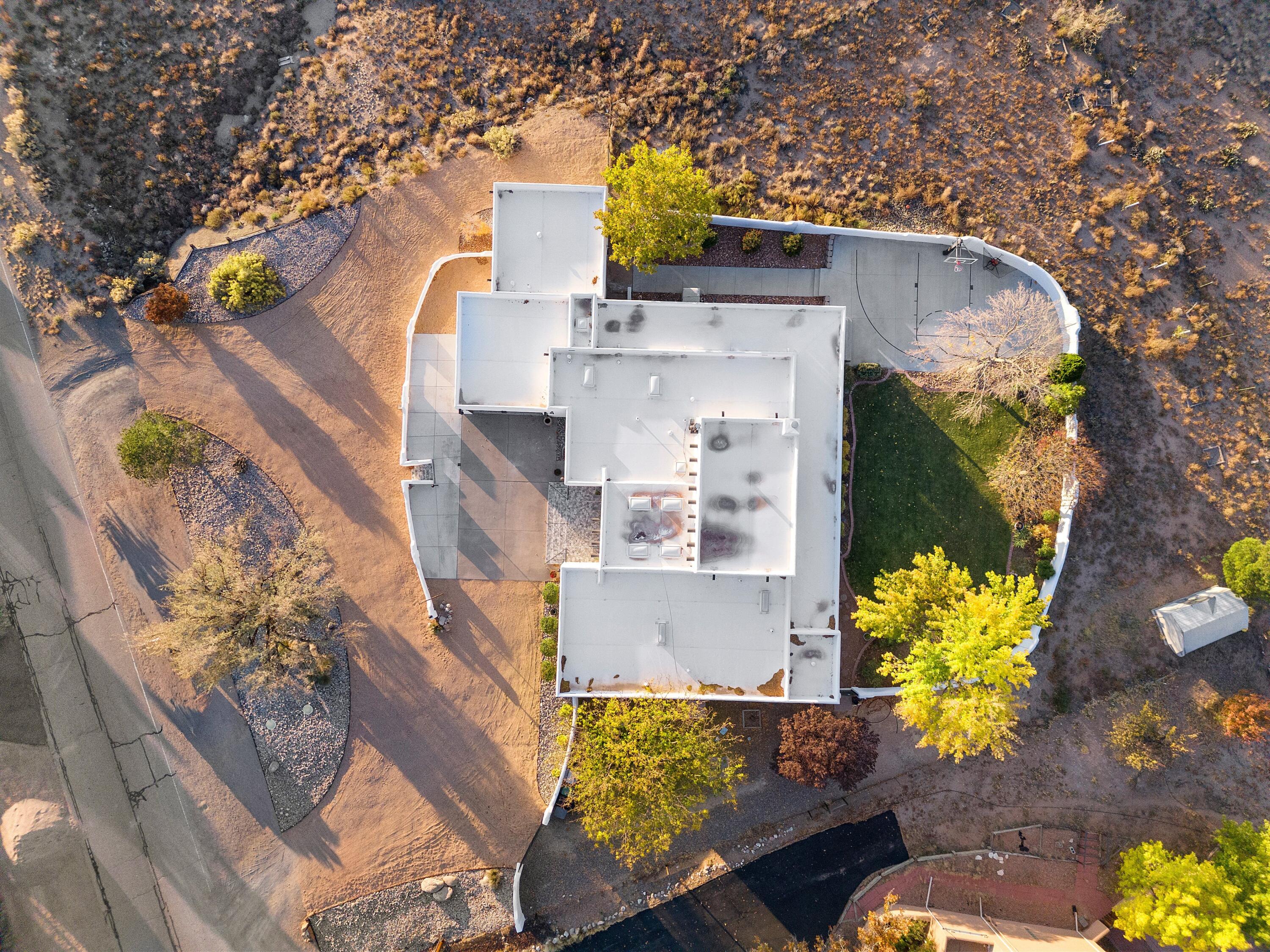 10809 Anaheim Avenue NE