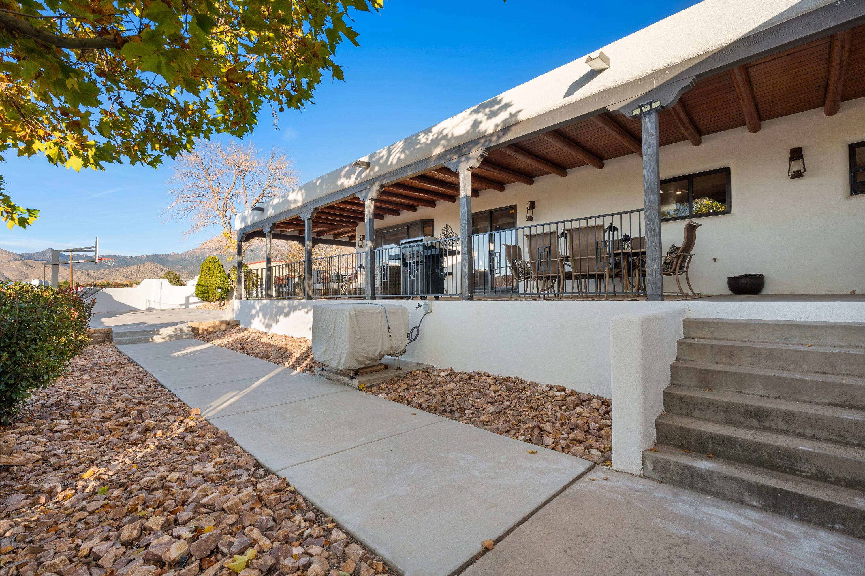 10809 Anaheim Avenue NE