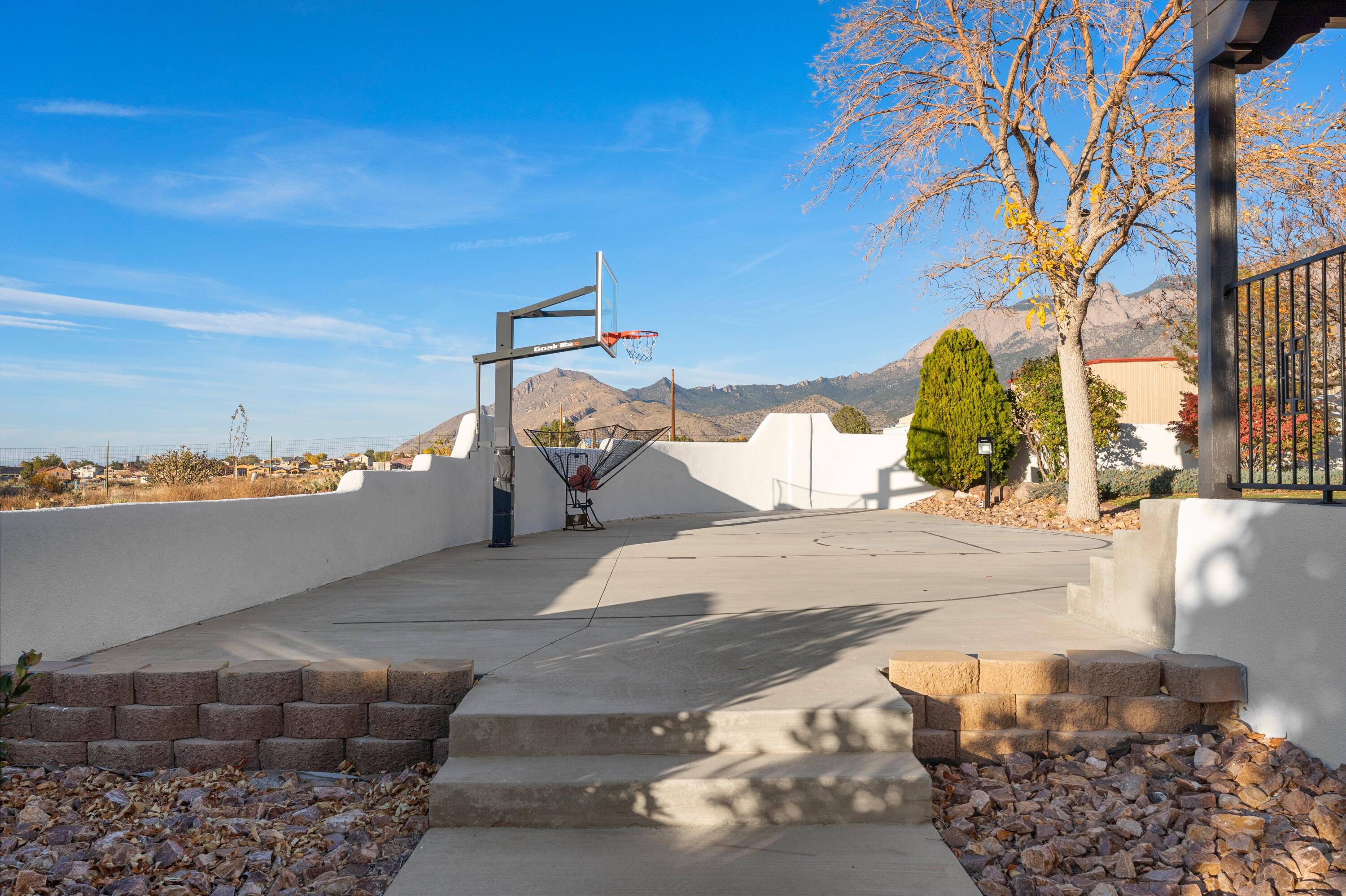 10809 Anaheim Avenue NE