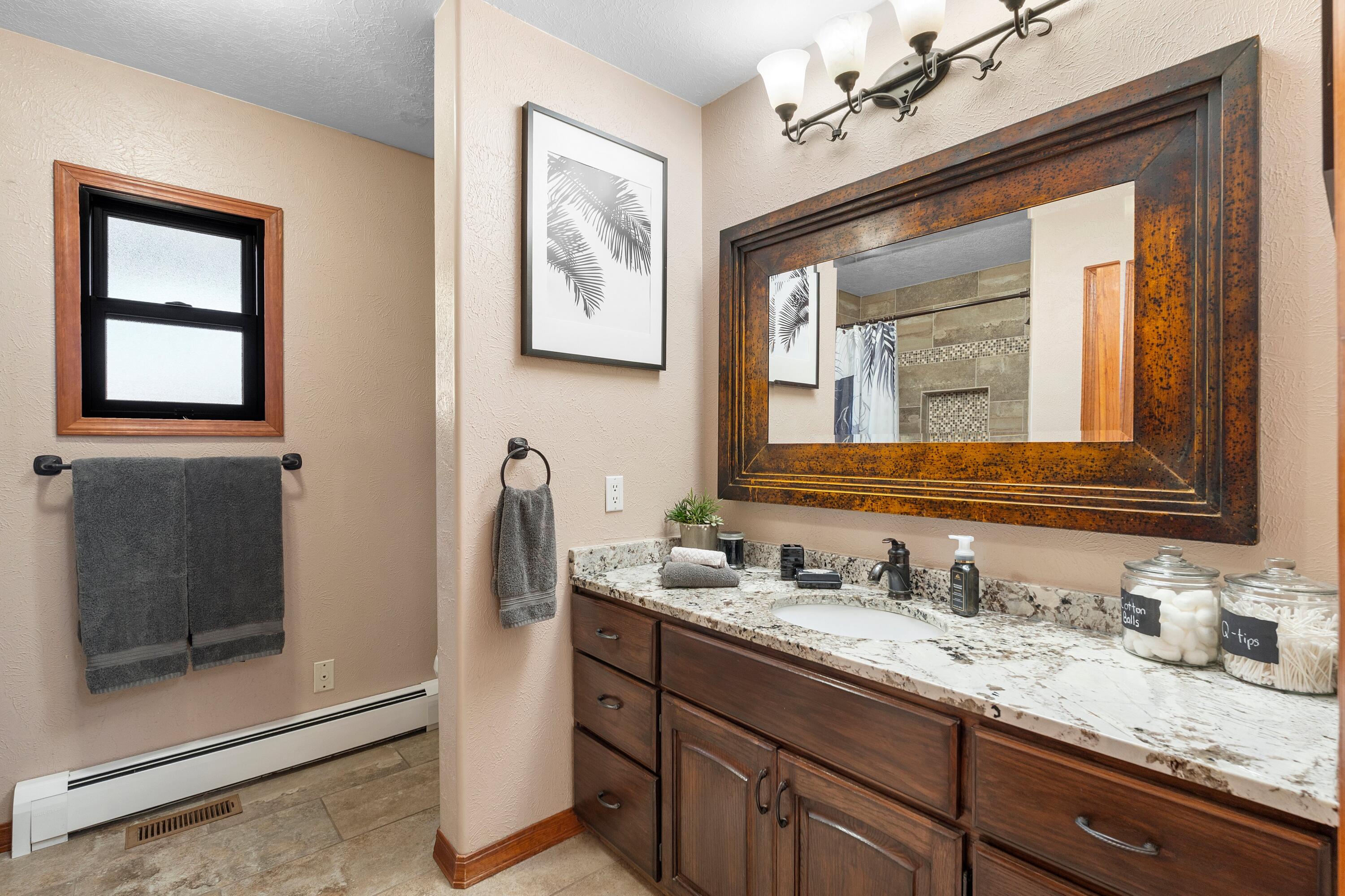 10809 Anaheim Avenue NE