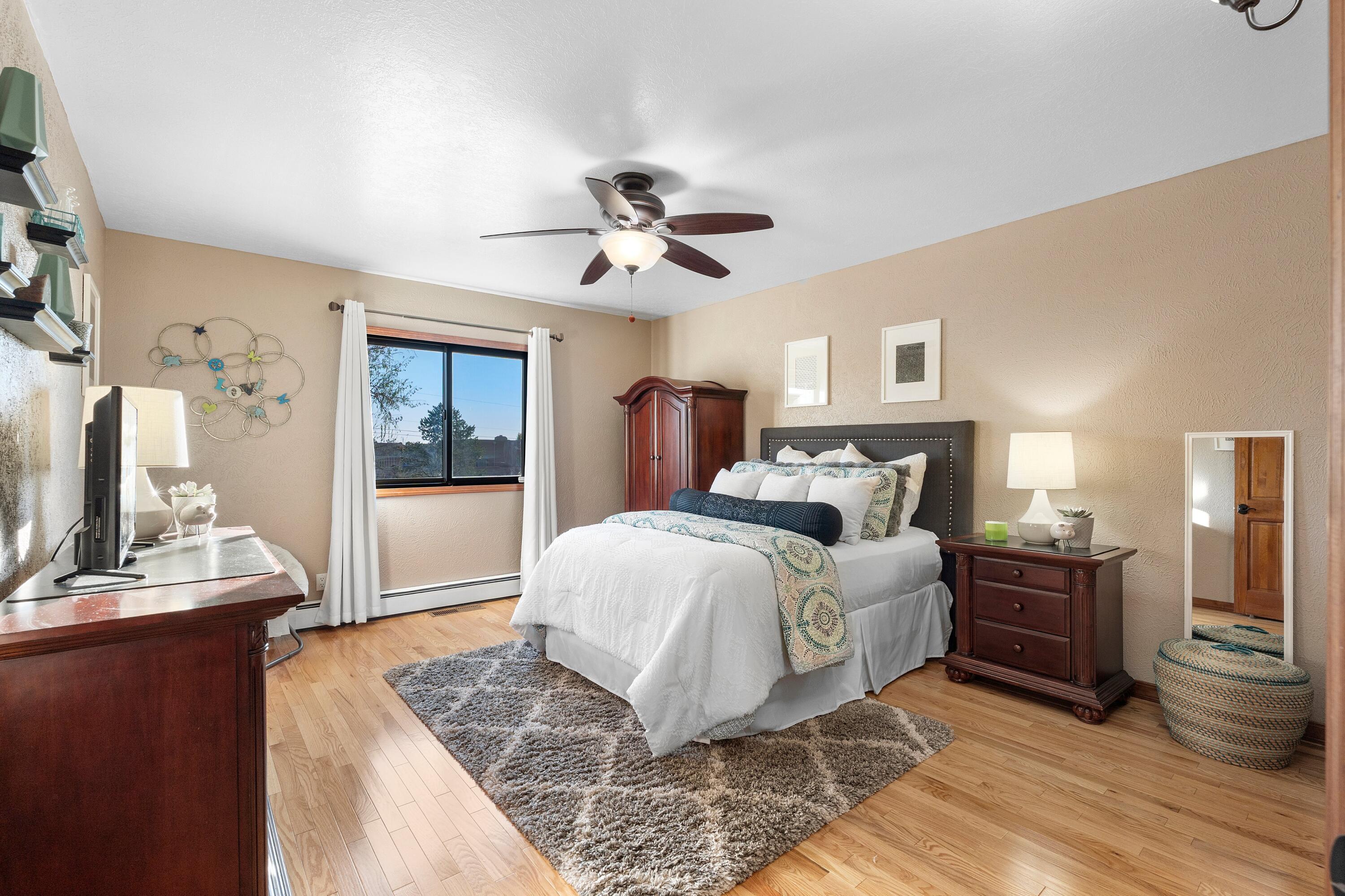 10809 Anaheim Avenue NE