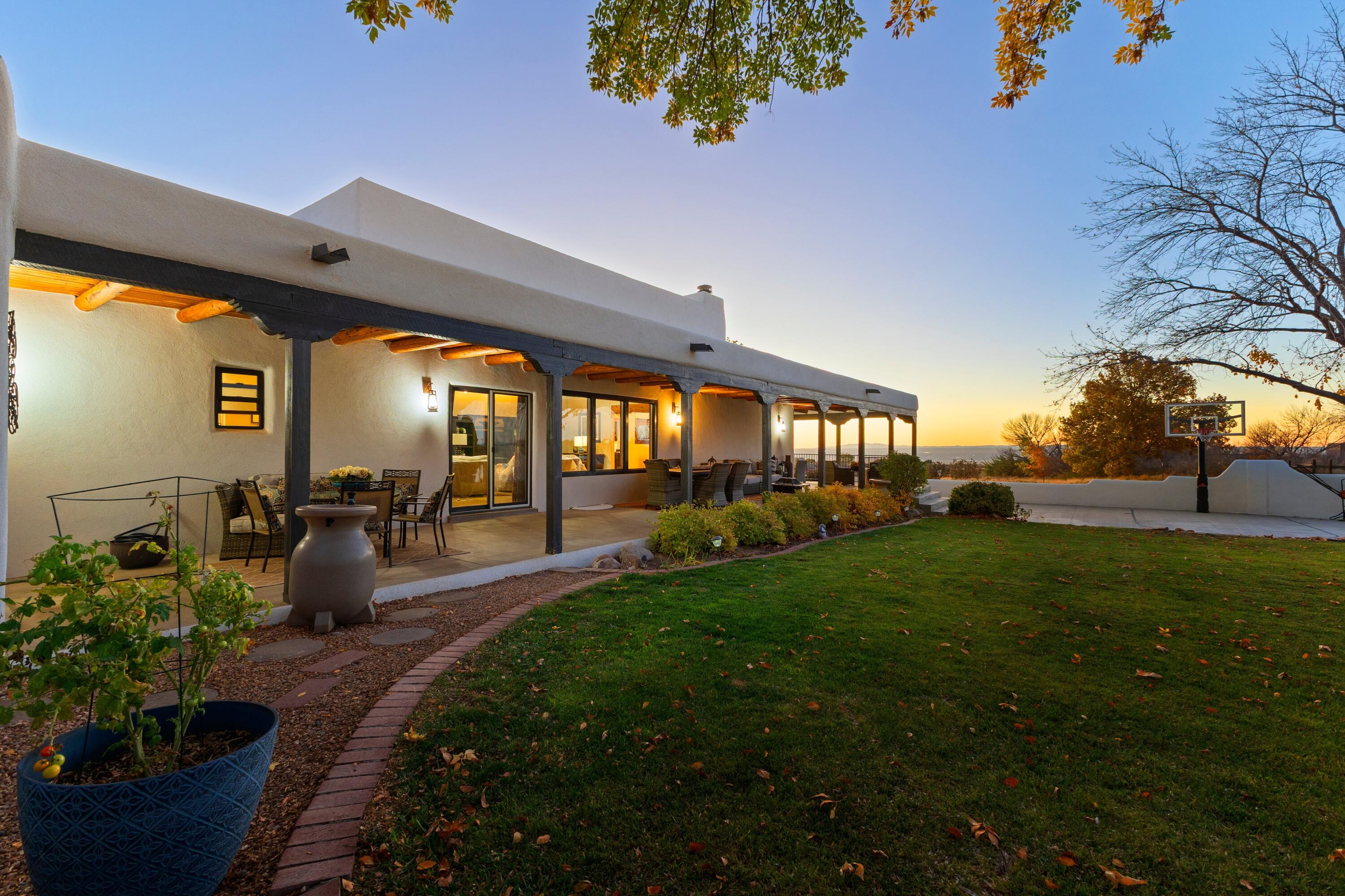 10809 Anaheim Avenue NE