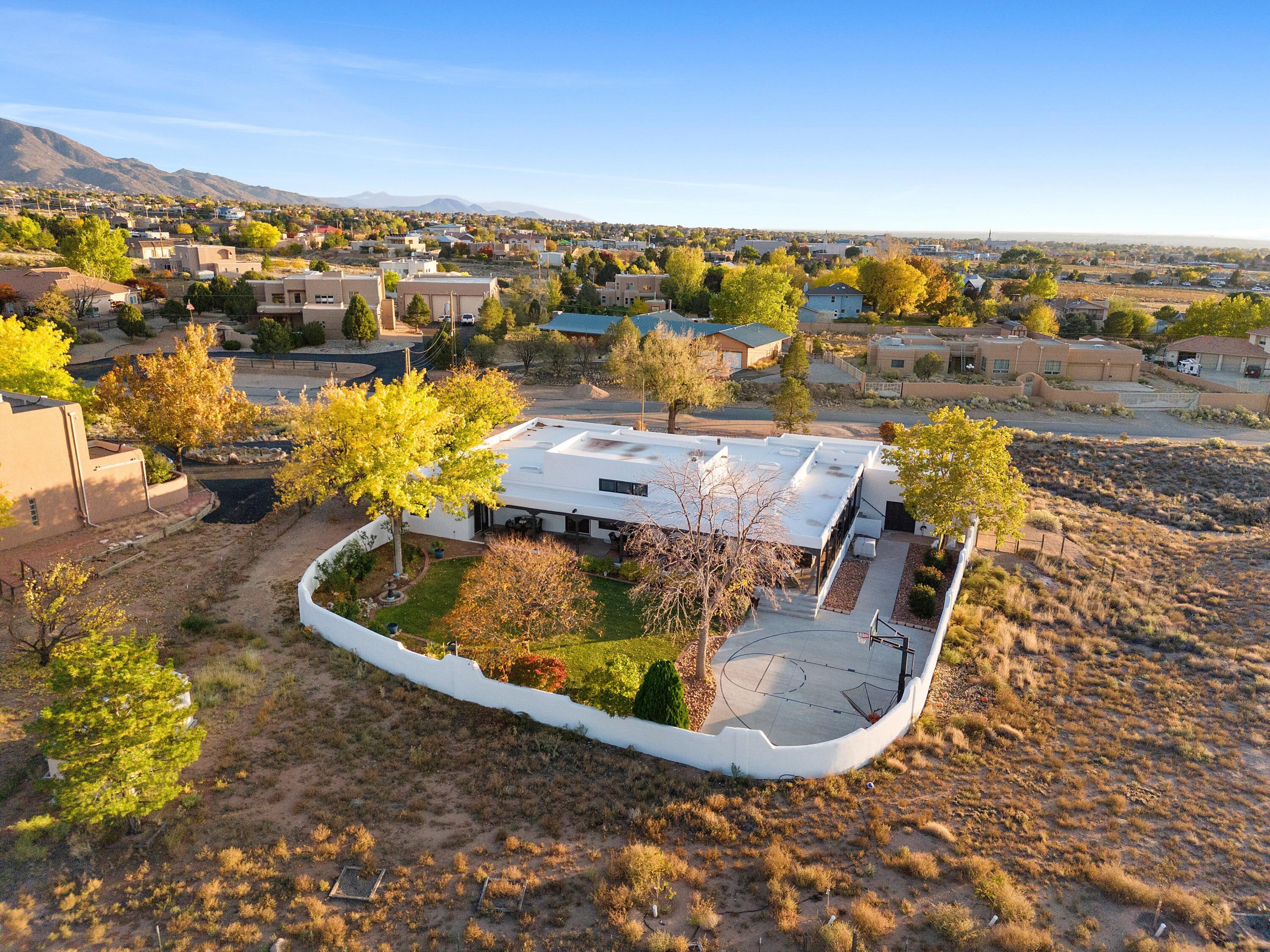 10809 Anaheim Avenue NE