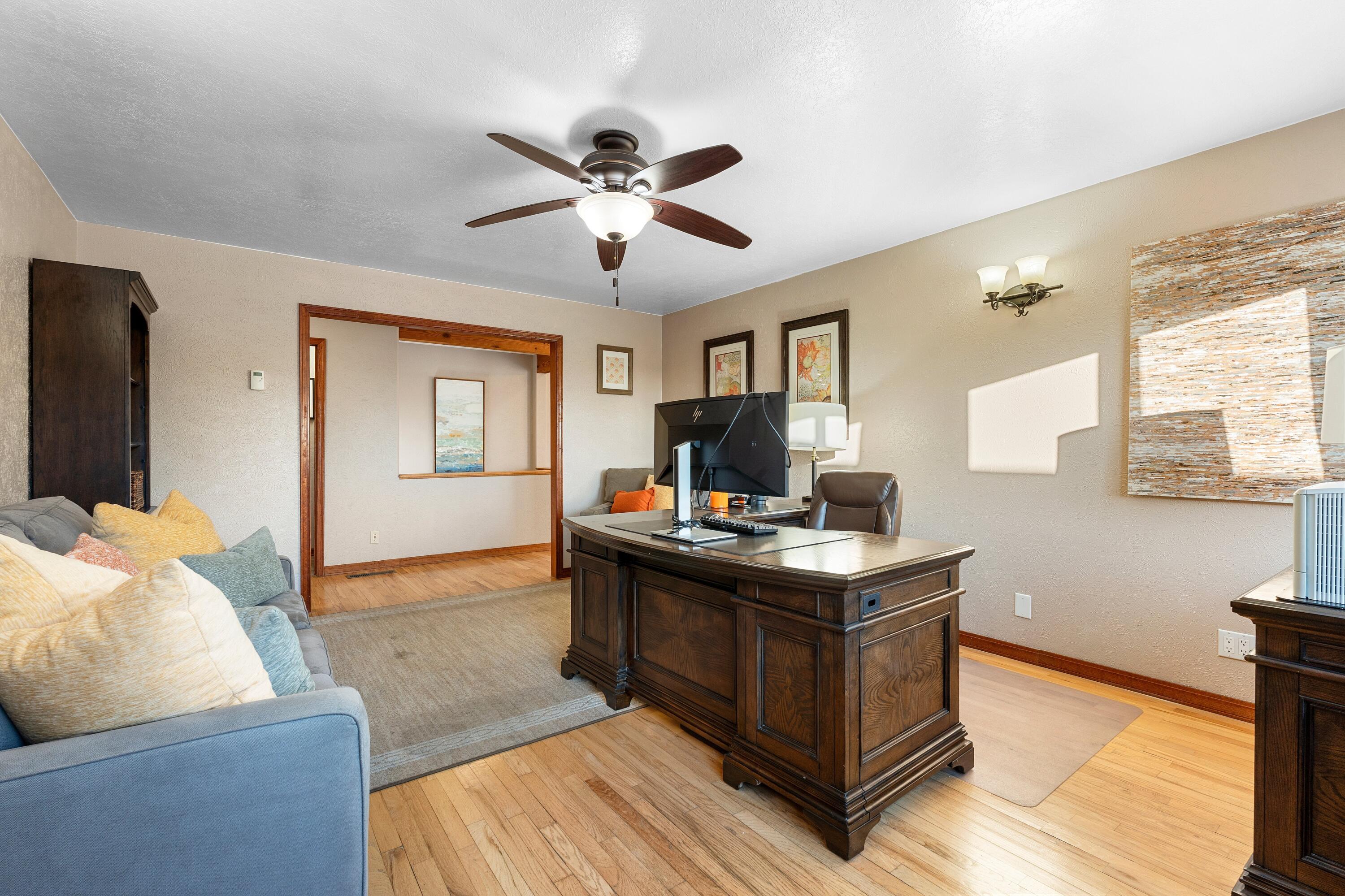 10809 Anaheim Avenue NE